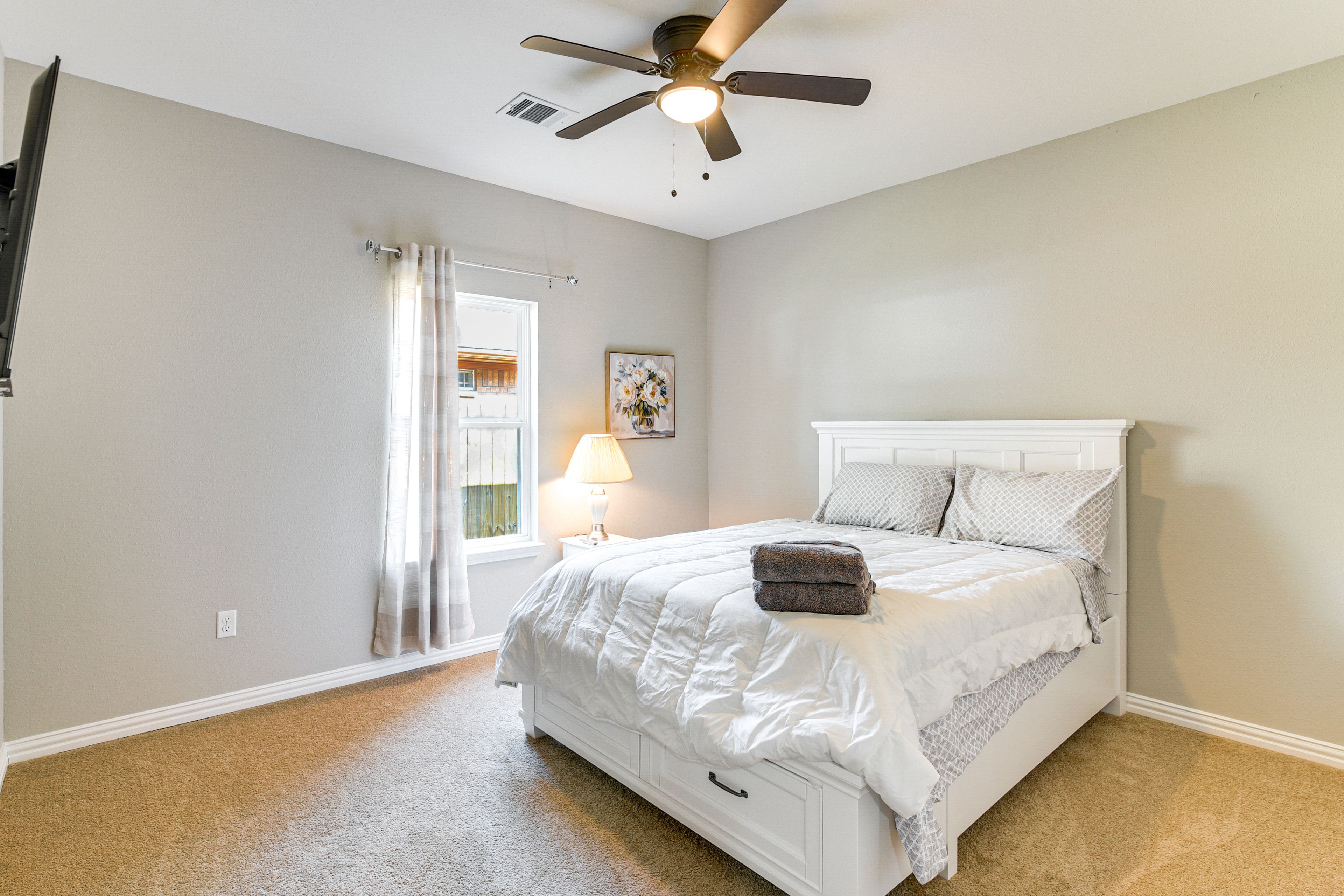 Bedroom 3 | Queen Bed