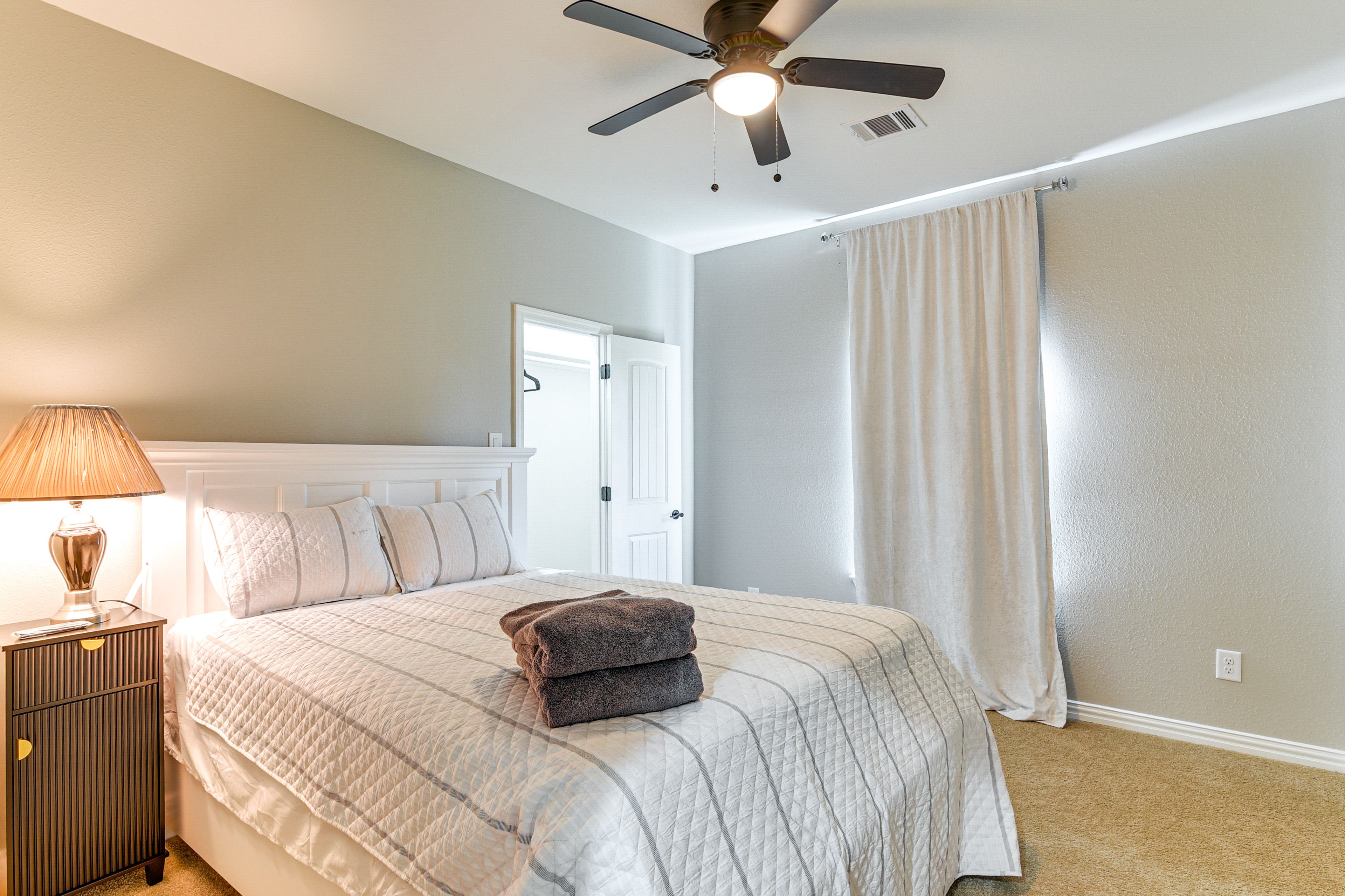 Bedroom 4 | Queen Bed