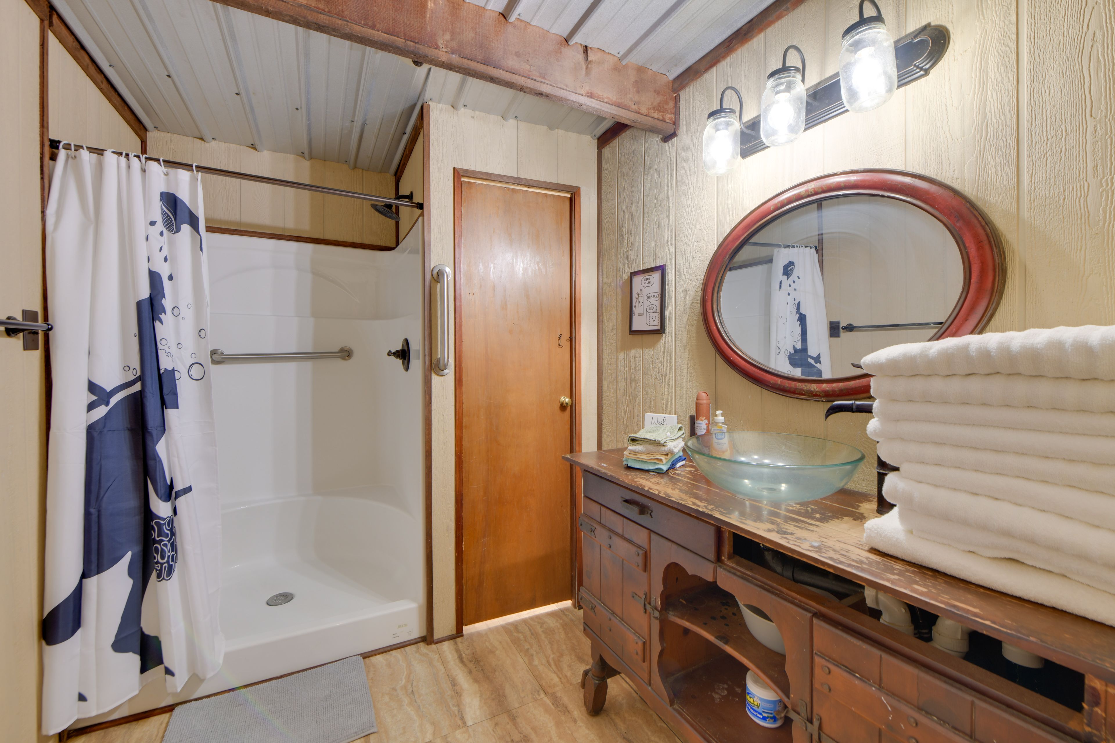 En-Suite Bathroom | Towels Provided