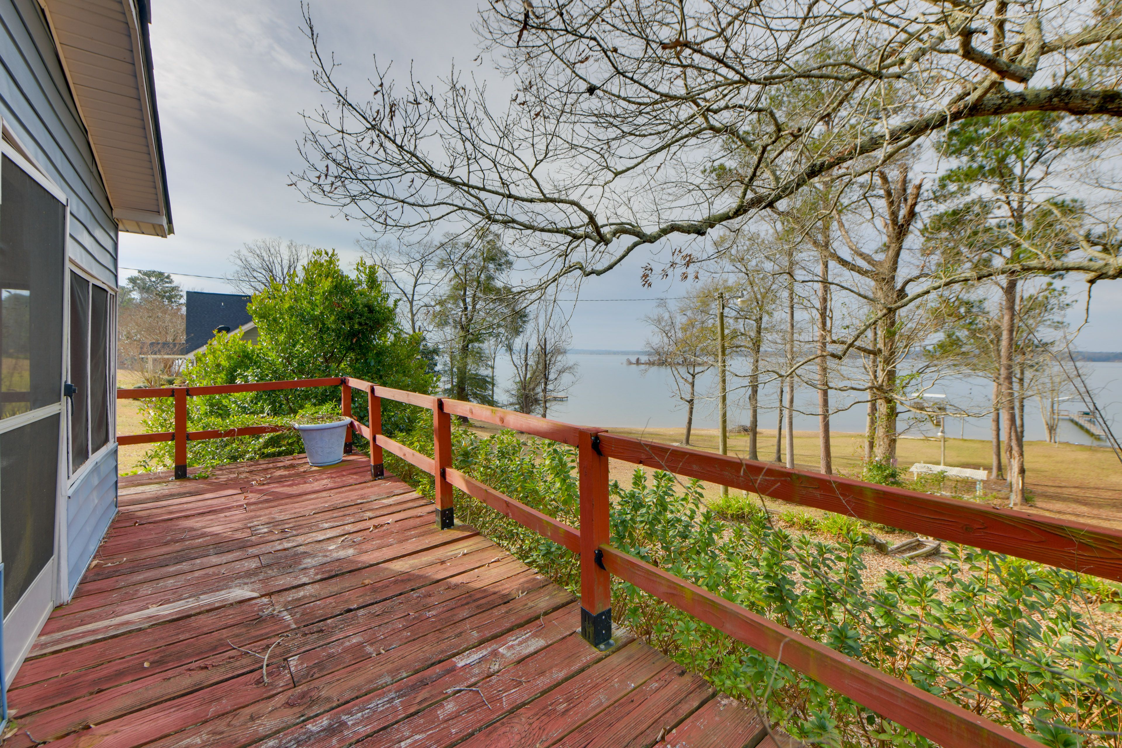Private Deck | Lake View | 3 Mi to Boat Ramp