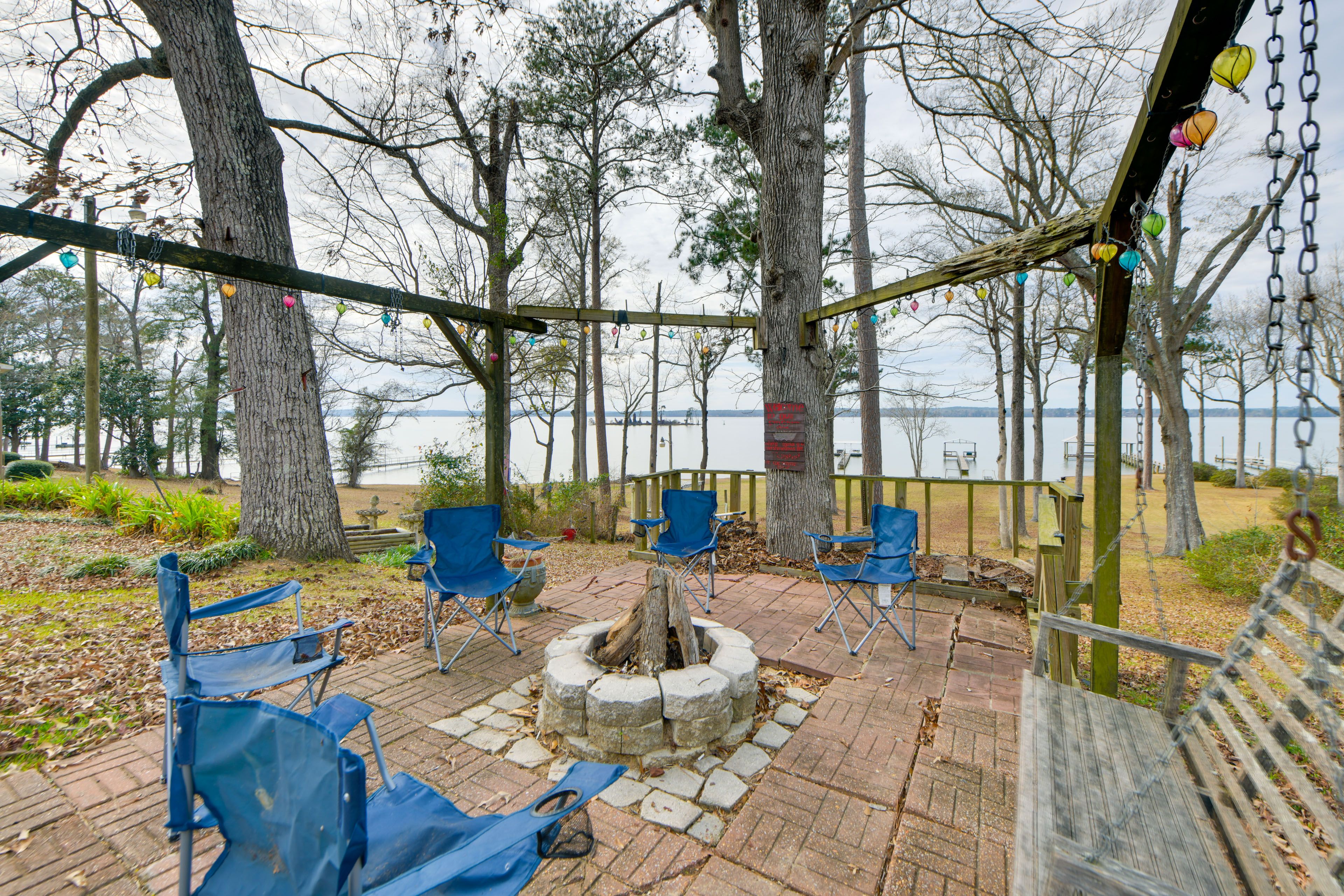 Shared Fire Pit | Dock Access On-Site | 14 Mi to Downtown Eufaula