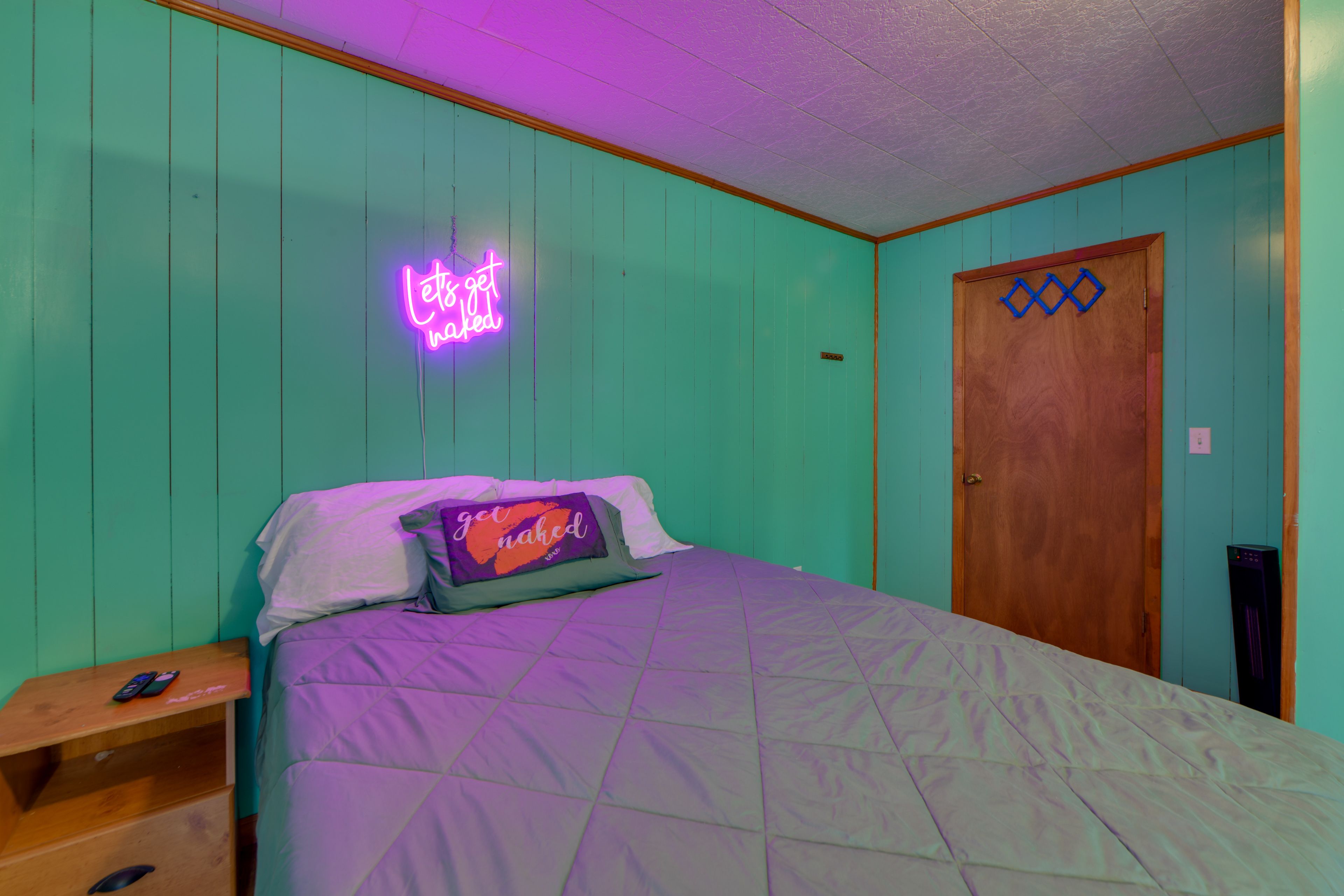 Studio | Queen Bed | Smart TV | Linens Provided