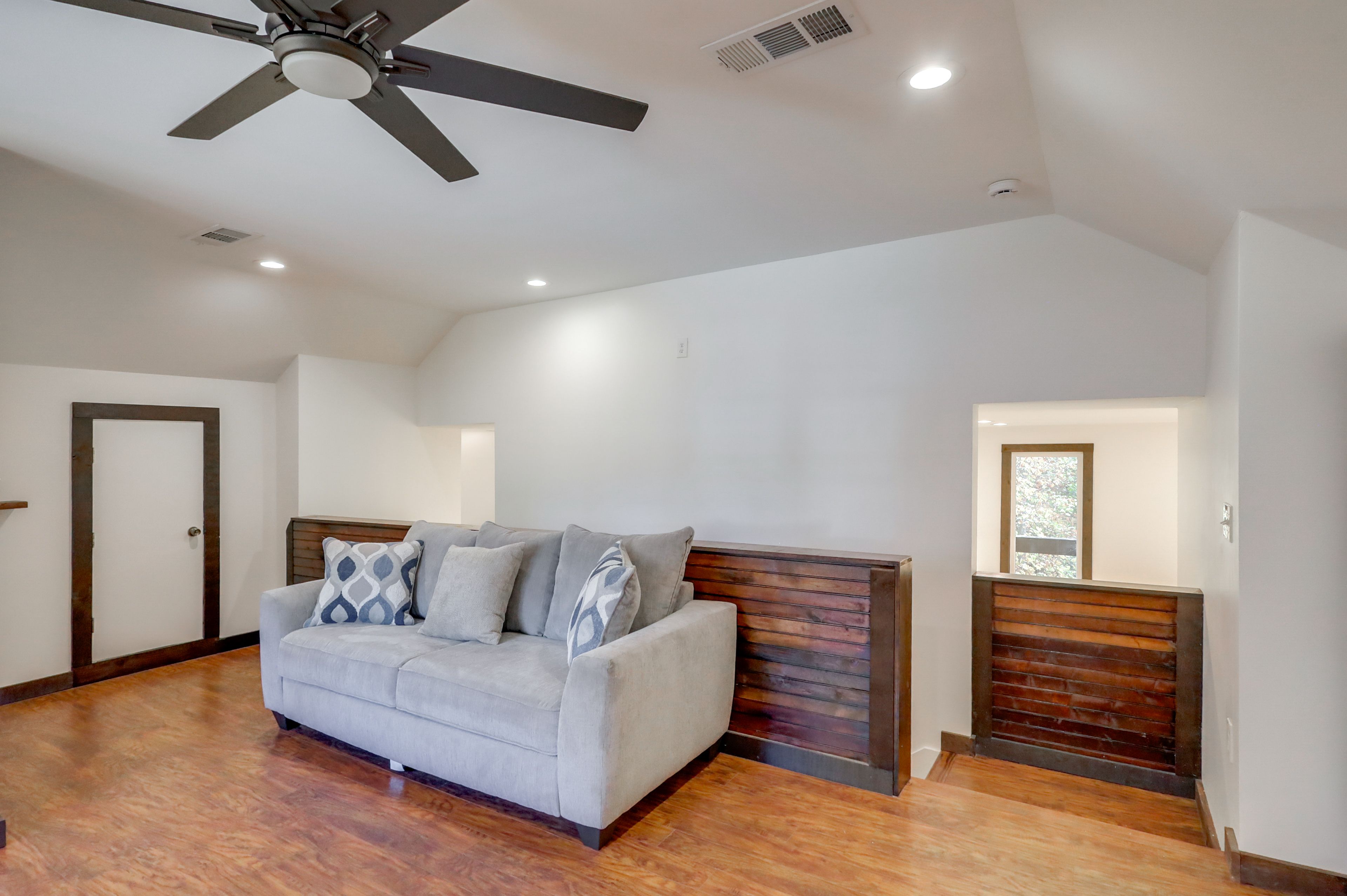 Loft | Upper Level | King Sleeper Sofa | Twin Bed