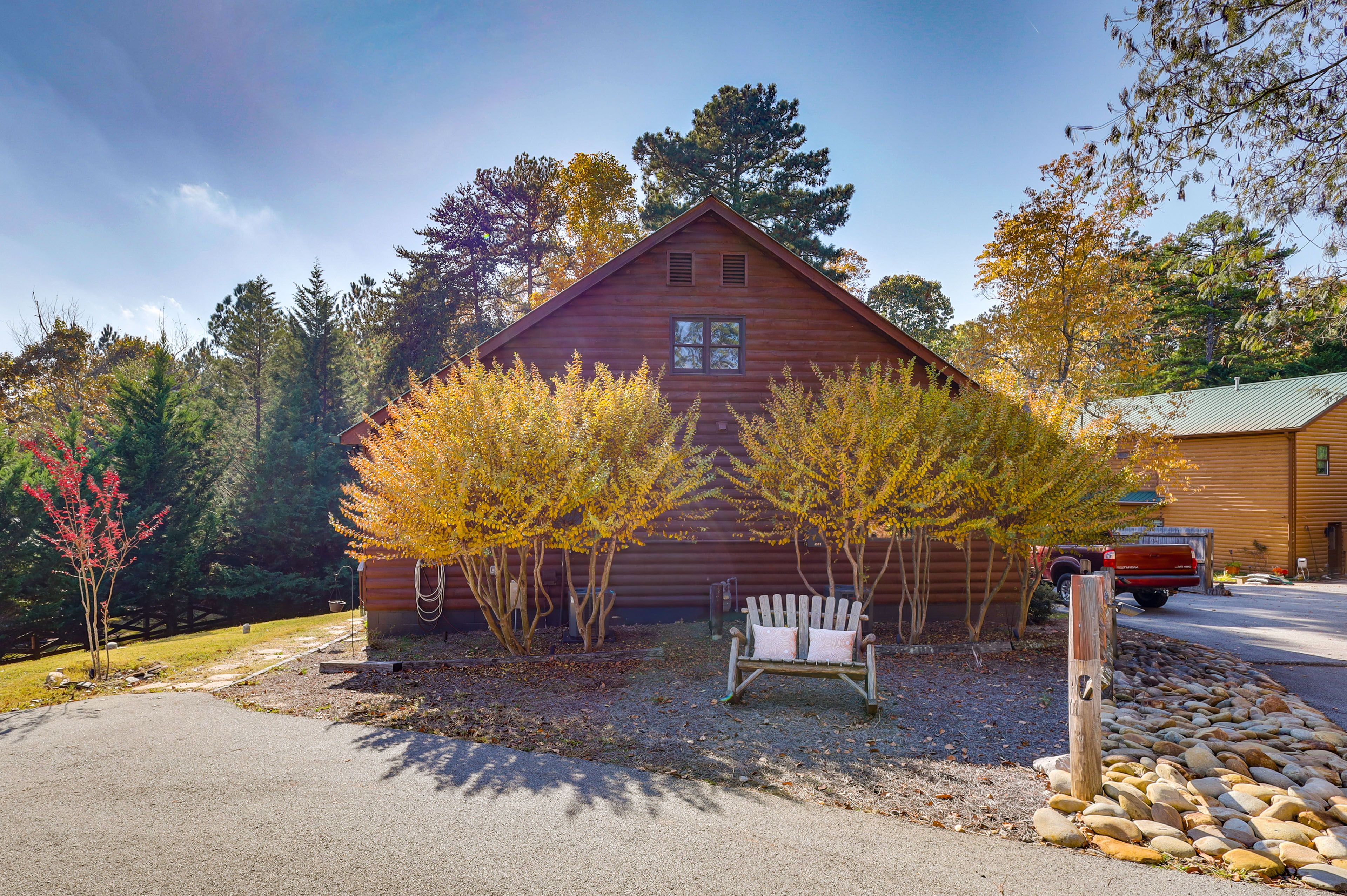 Parking | Driveway (6 Vehicles)