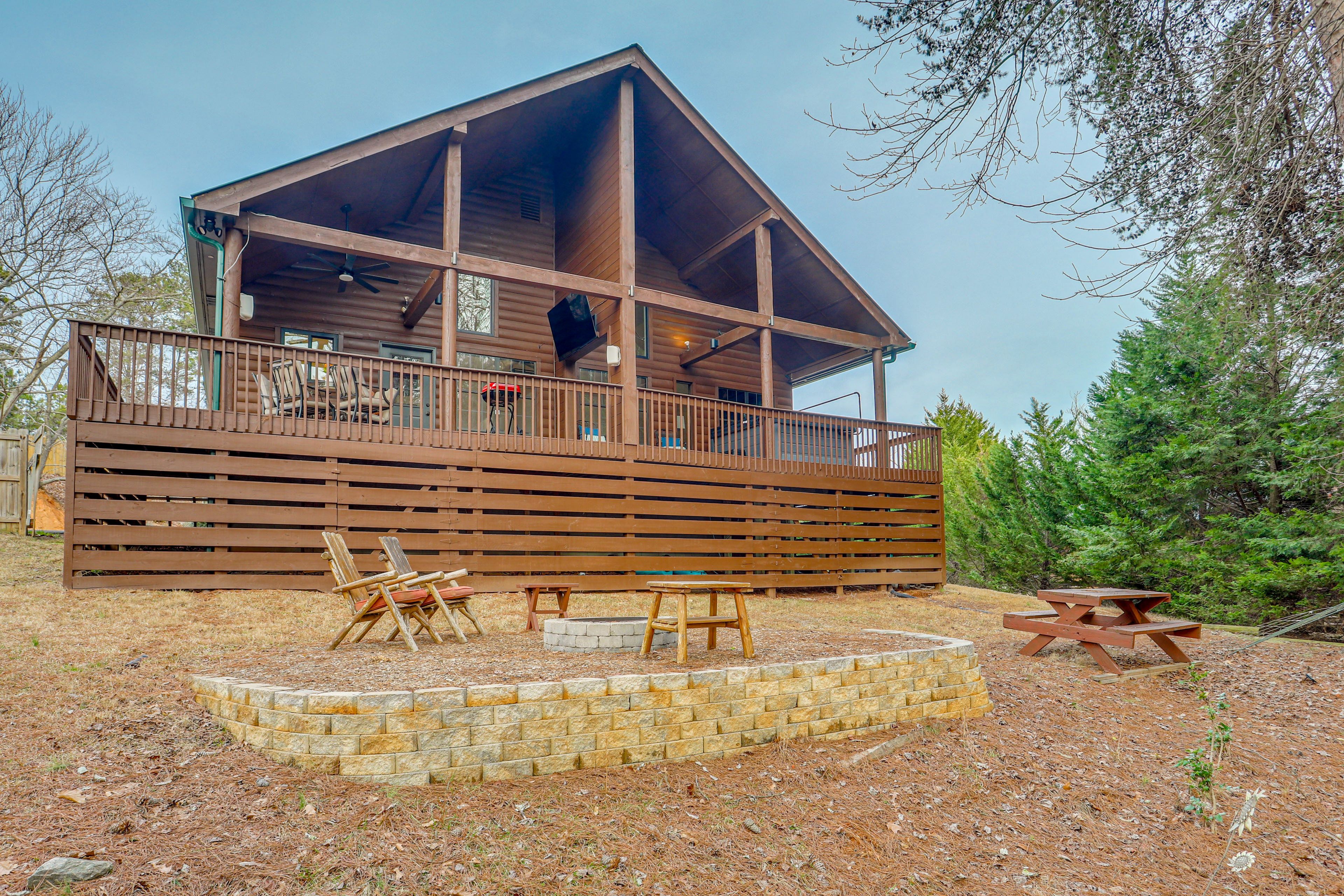 Flowery Branch Vacation Rental | 3BR | 3BA | 1,800 Sq Ft | Stairs to Access