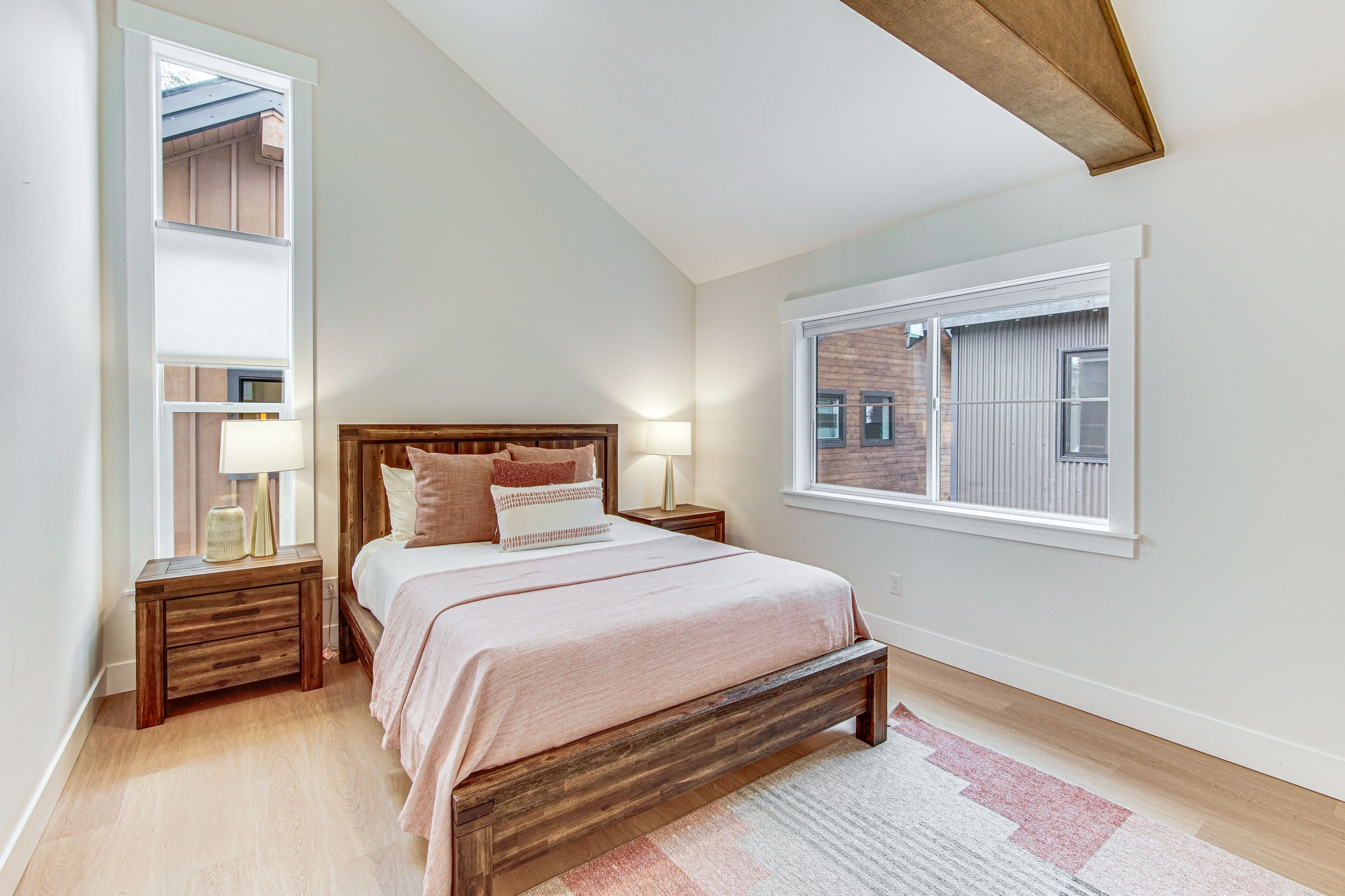 Bedroom 2 | 2nd Floor | Queen Bed