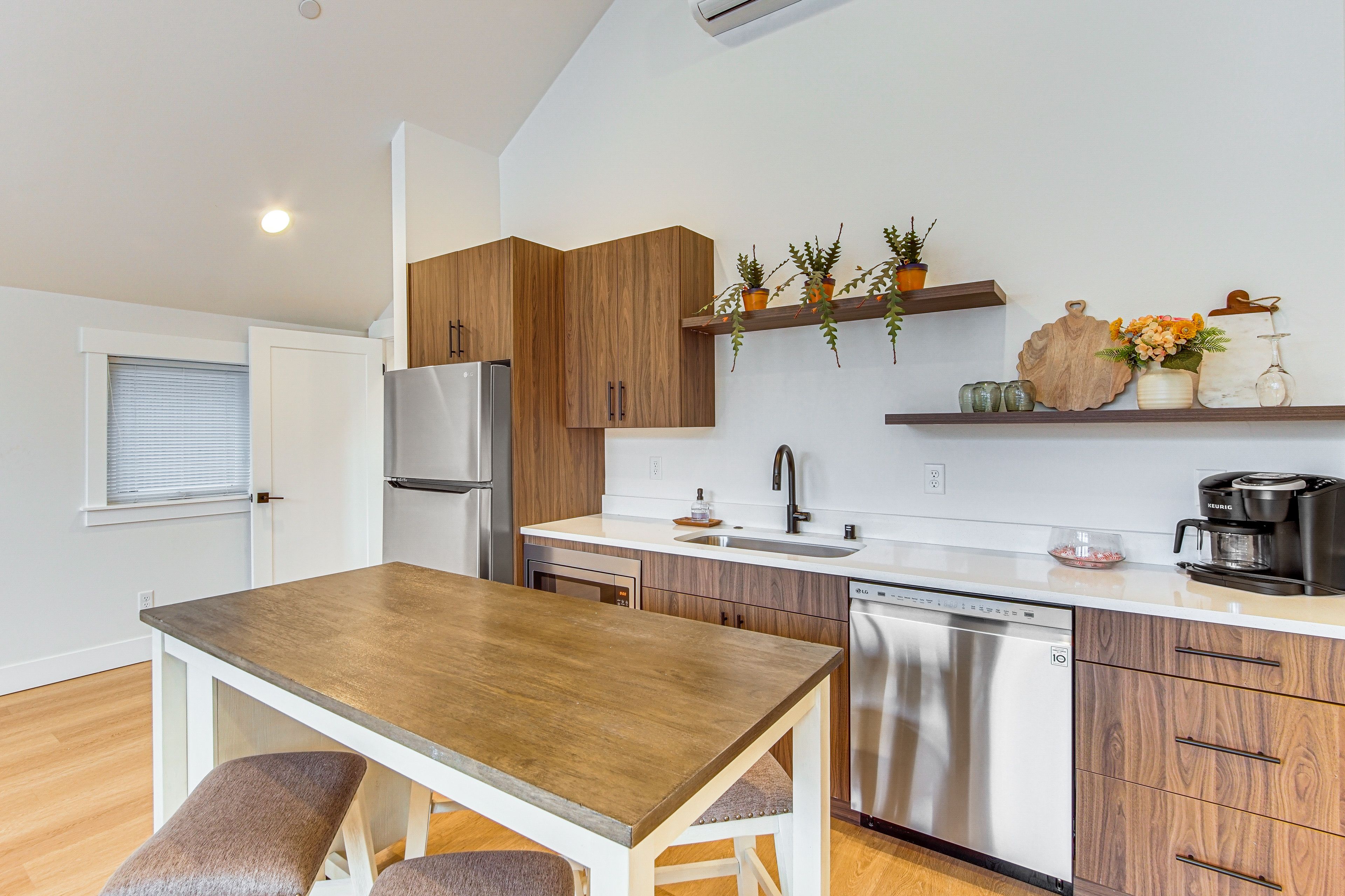 Detached Studio | Kitchen | Cooking Basics | Combo Coffee Maker