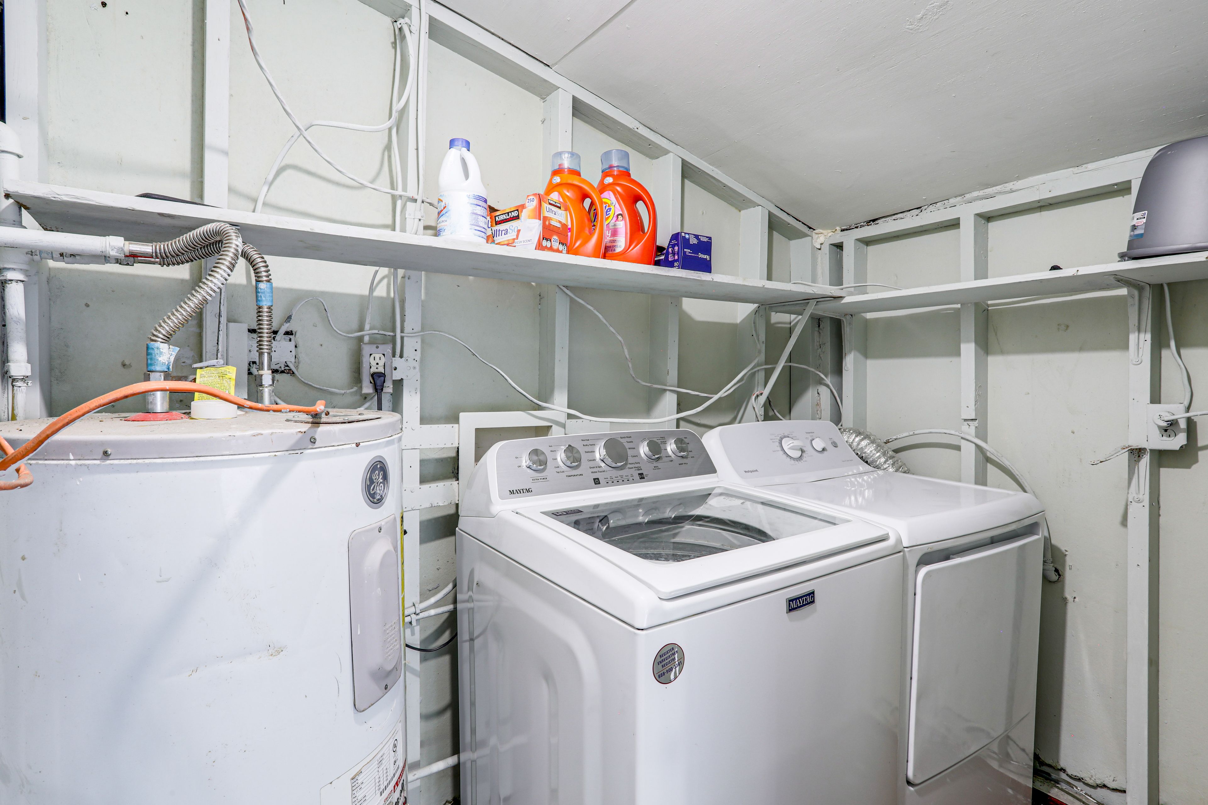 Laundry Room | Washer & Dryer