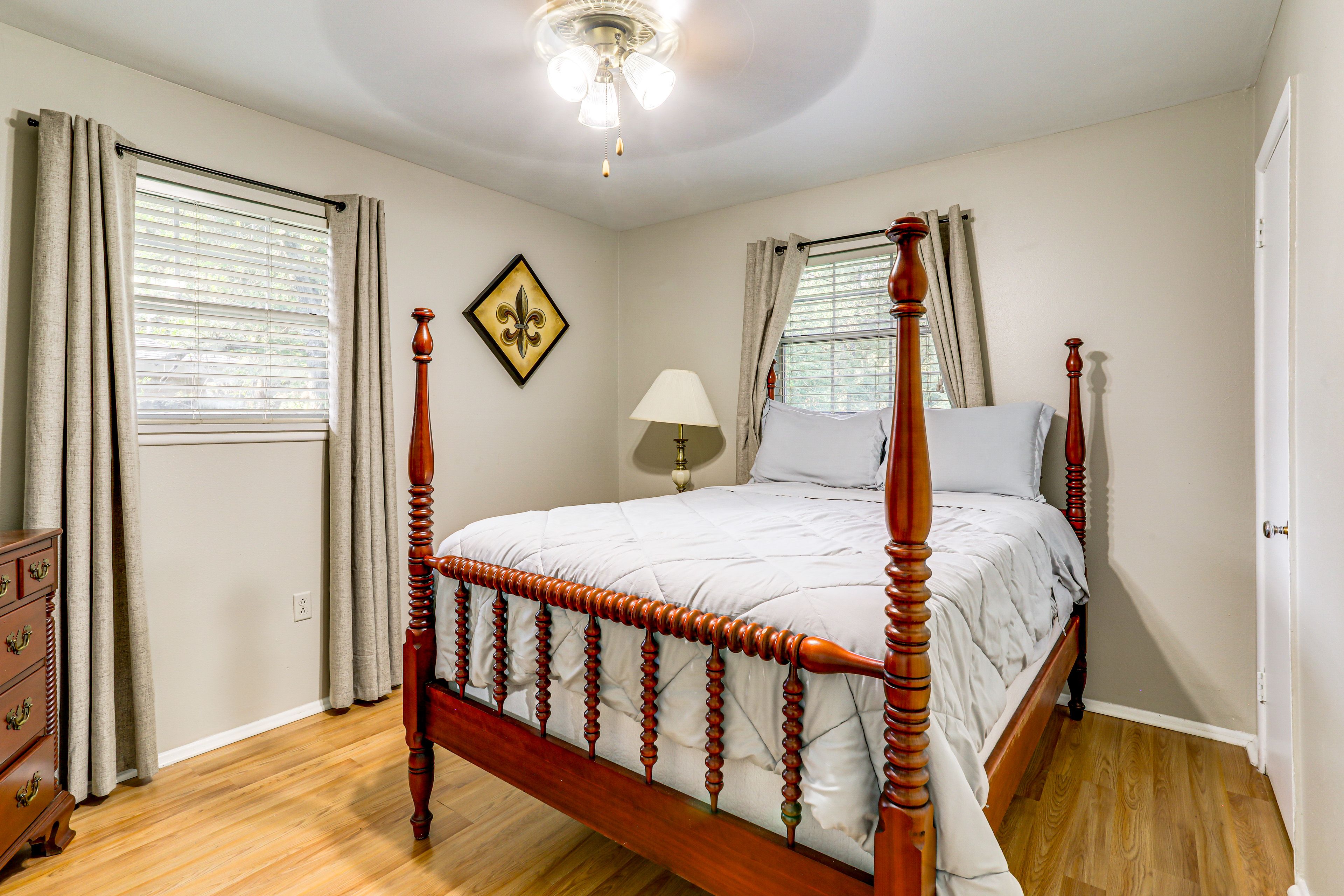 Bedroom 3 | Queen Bed