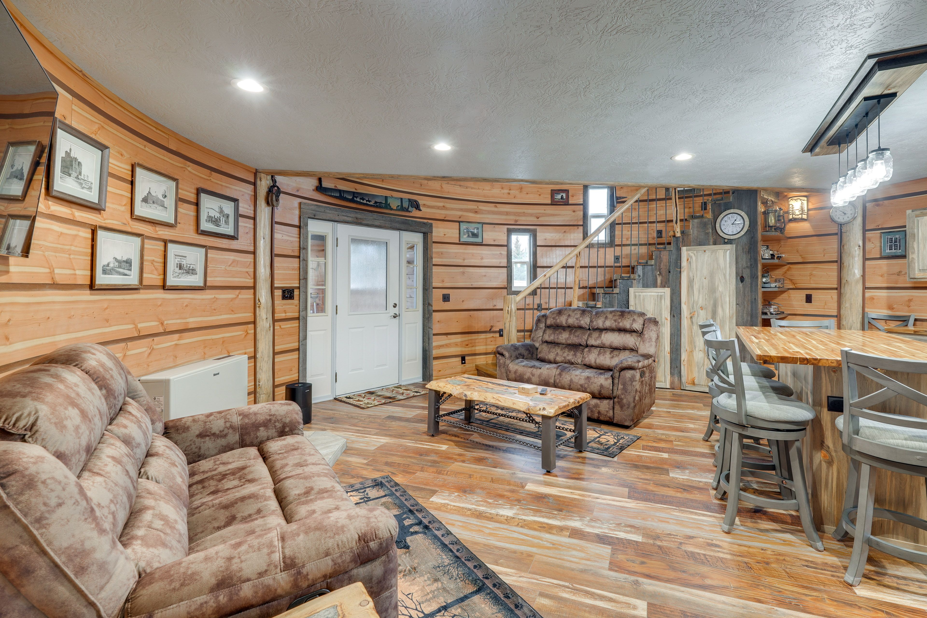 Living Room | 1st Floor | Smart TV