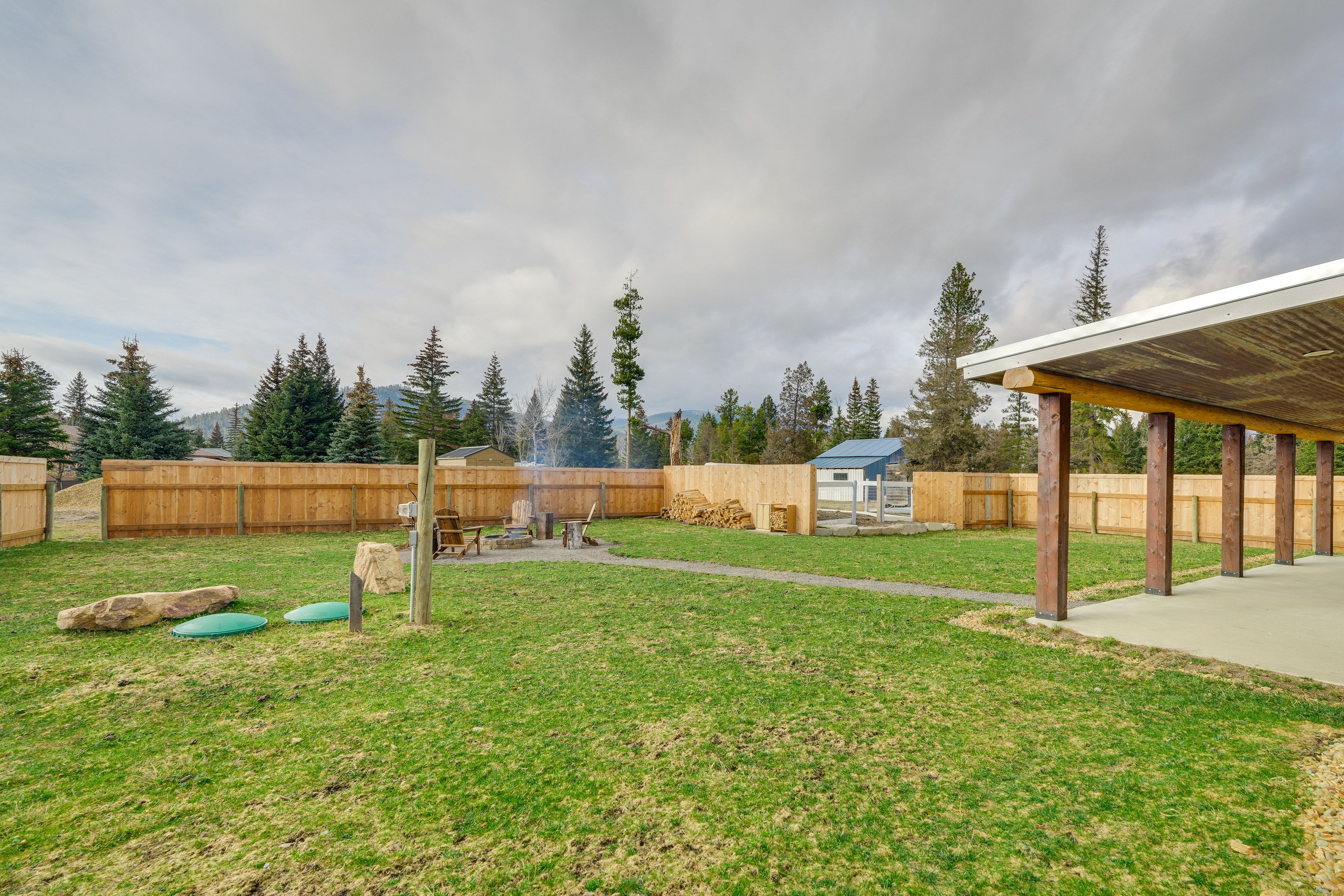 Private Yard | Wood-Burning Fire Pit | Gas Grill | Mountain Views
