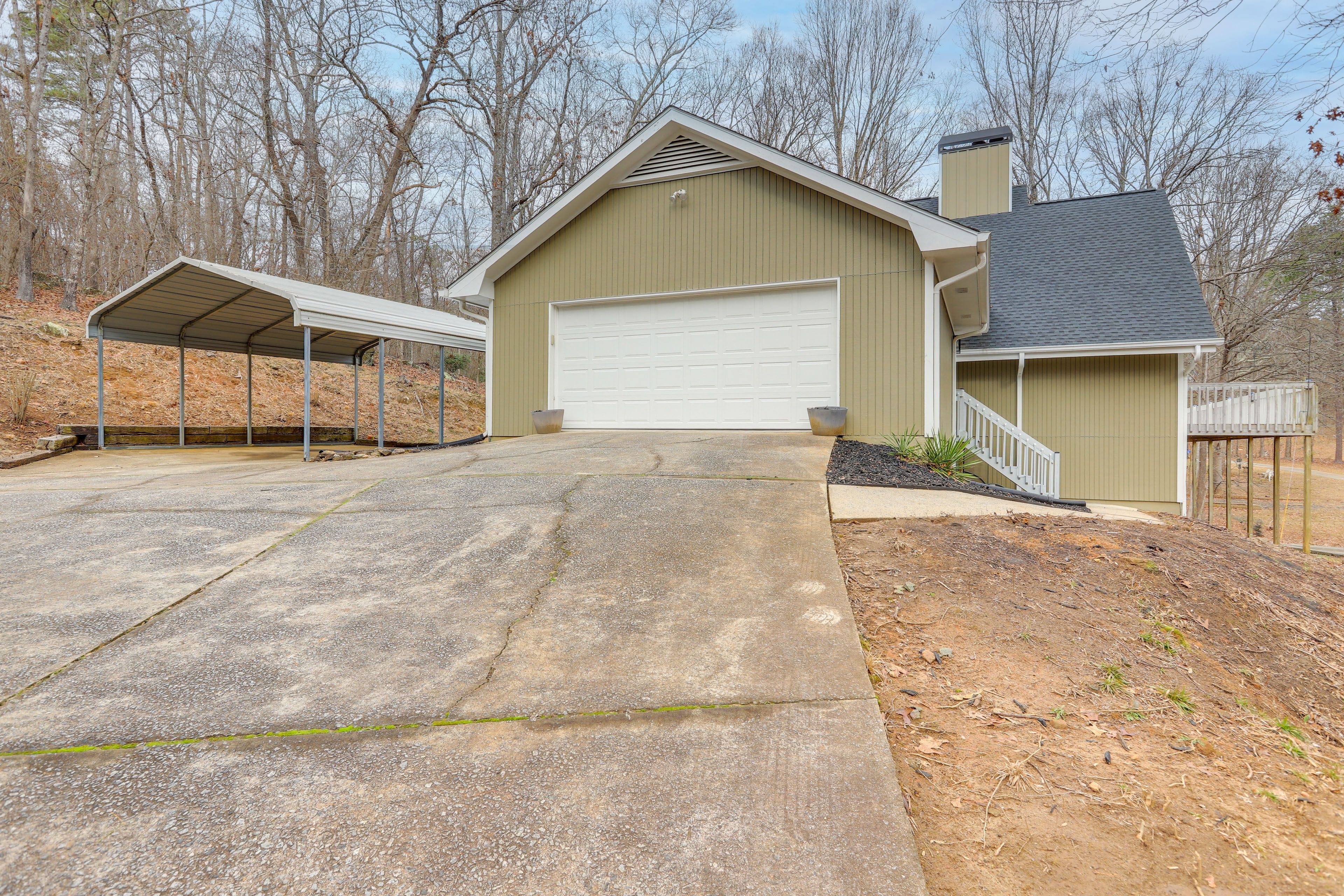 Parking | Driveway (5 Vehicles)