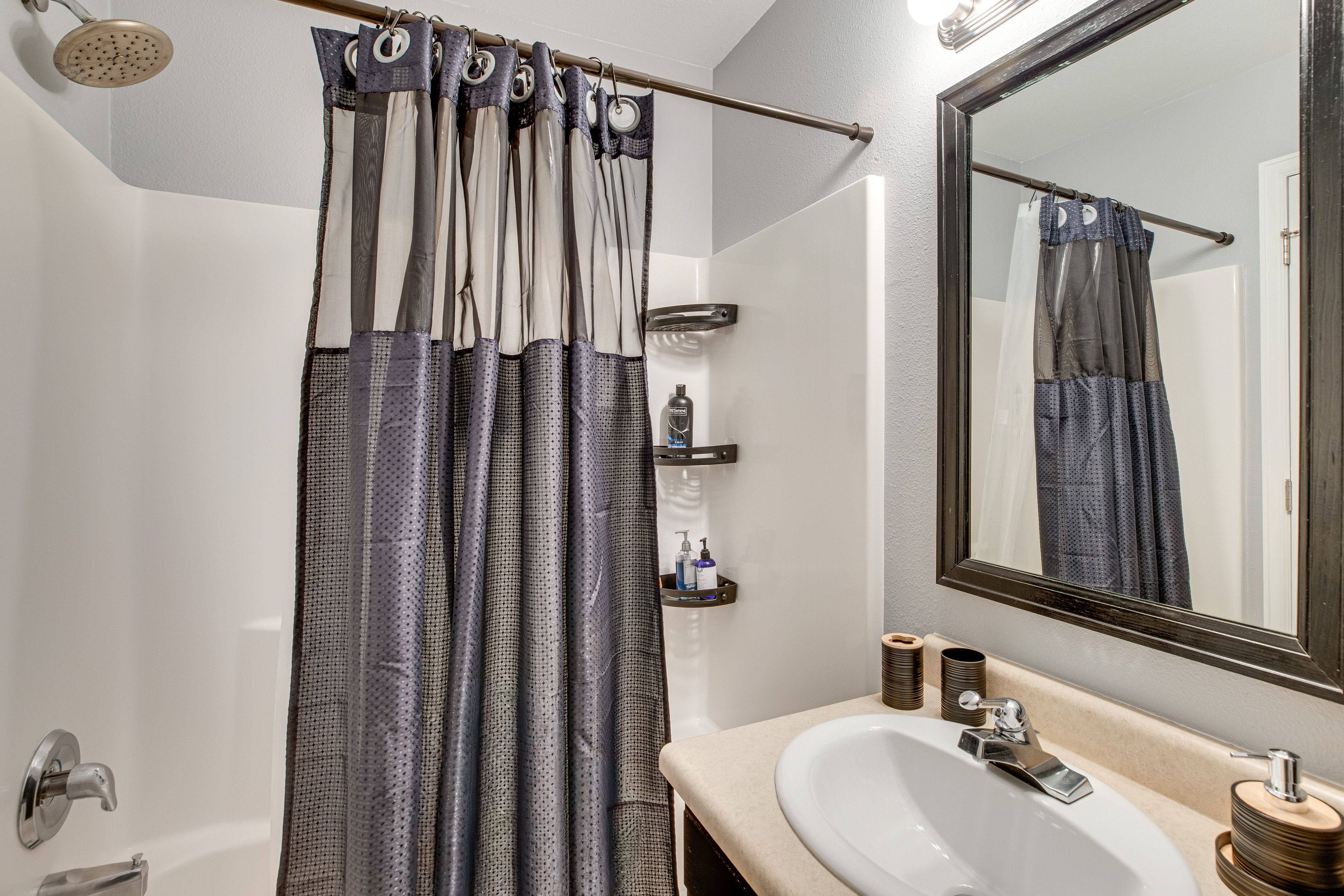 Full Bathroom | 2nd Floor