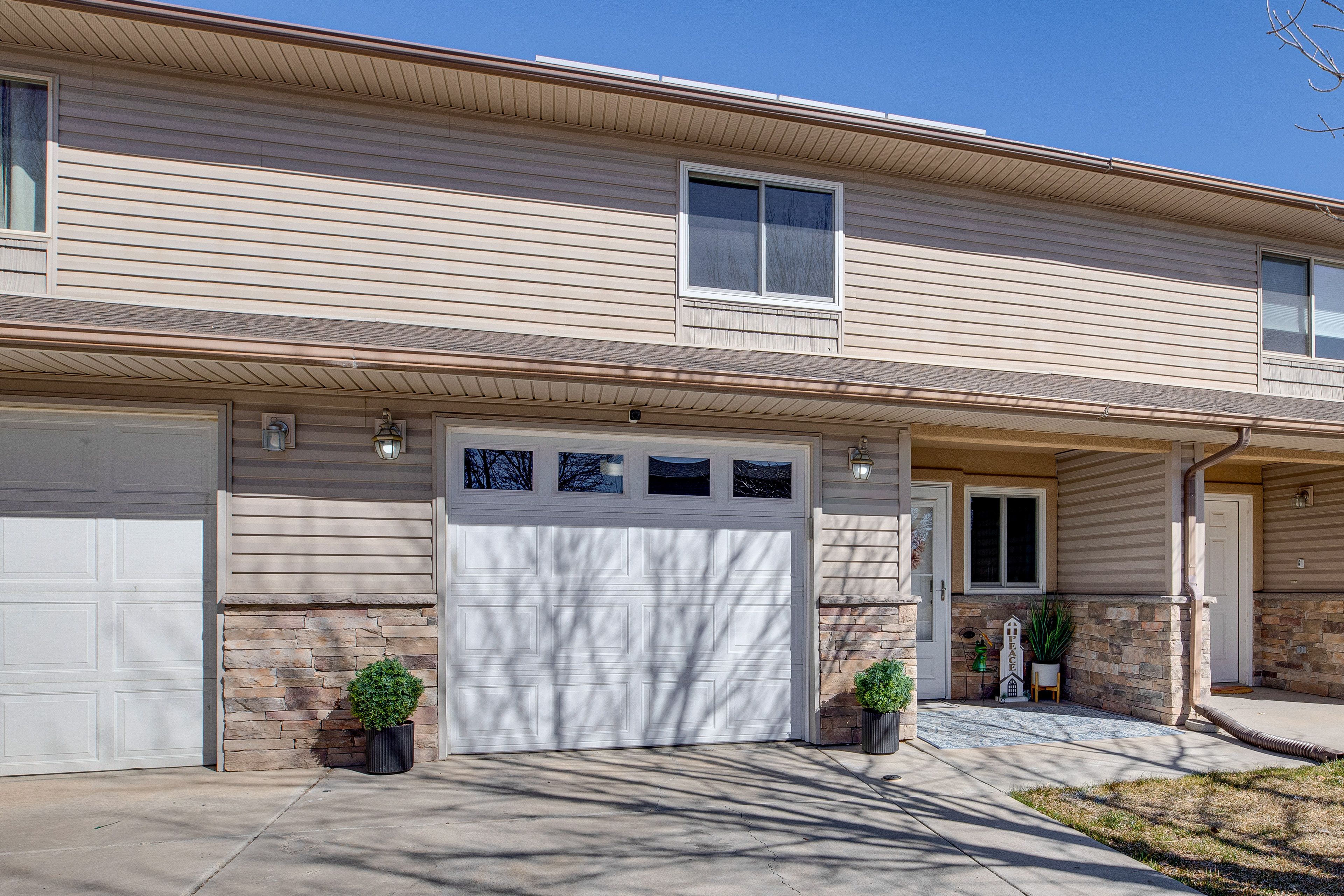 Parking | Garage (1 Vehicle) | Driveway (1 Vehicle)