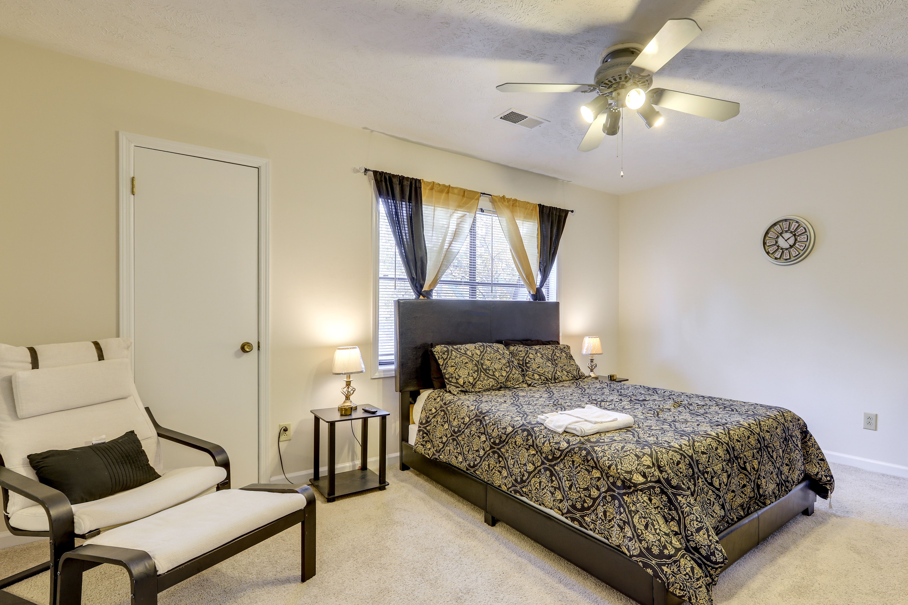 Bedroom 3 | 2nd Floor | Queen Bed | Workspace