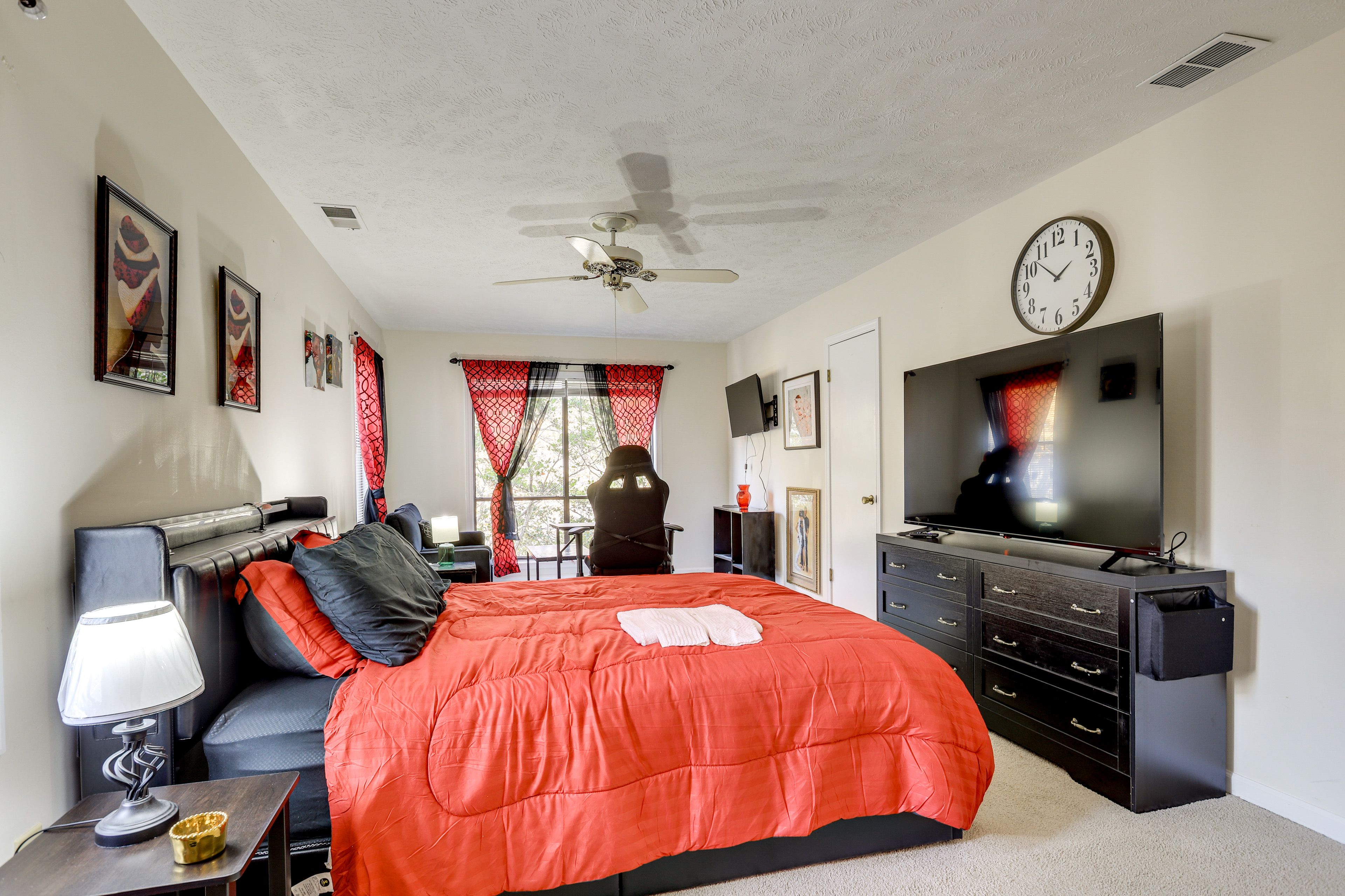 Bedroom 1 | 1st Floor | Queen Bed | Linens Provided | Workspace