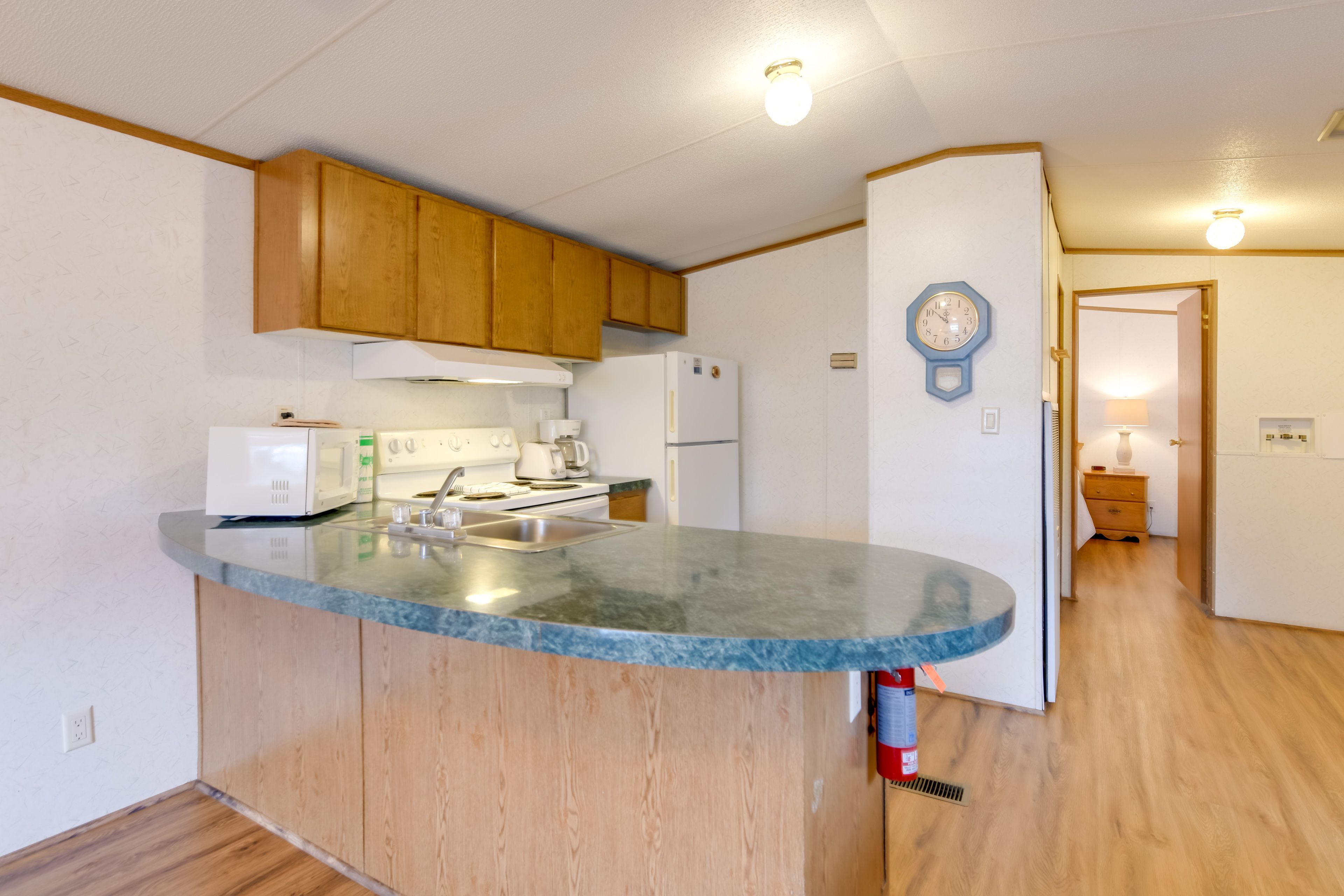 Kitchen | Toaster | Trash Bags & Paper Towels