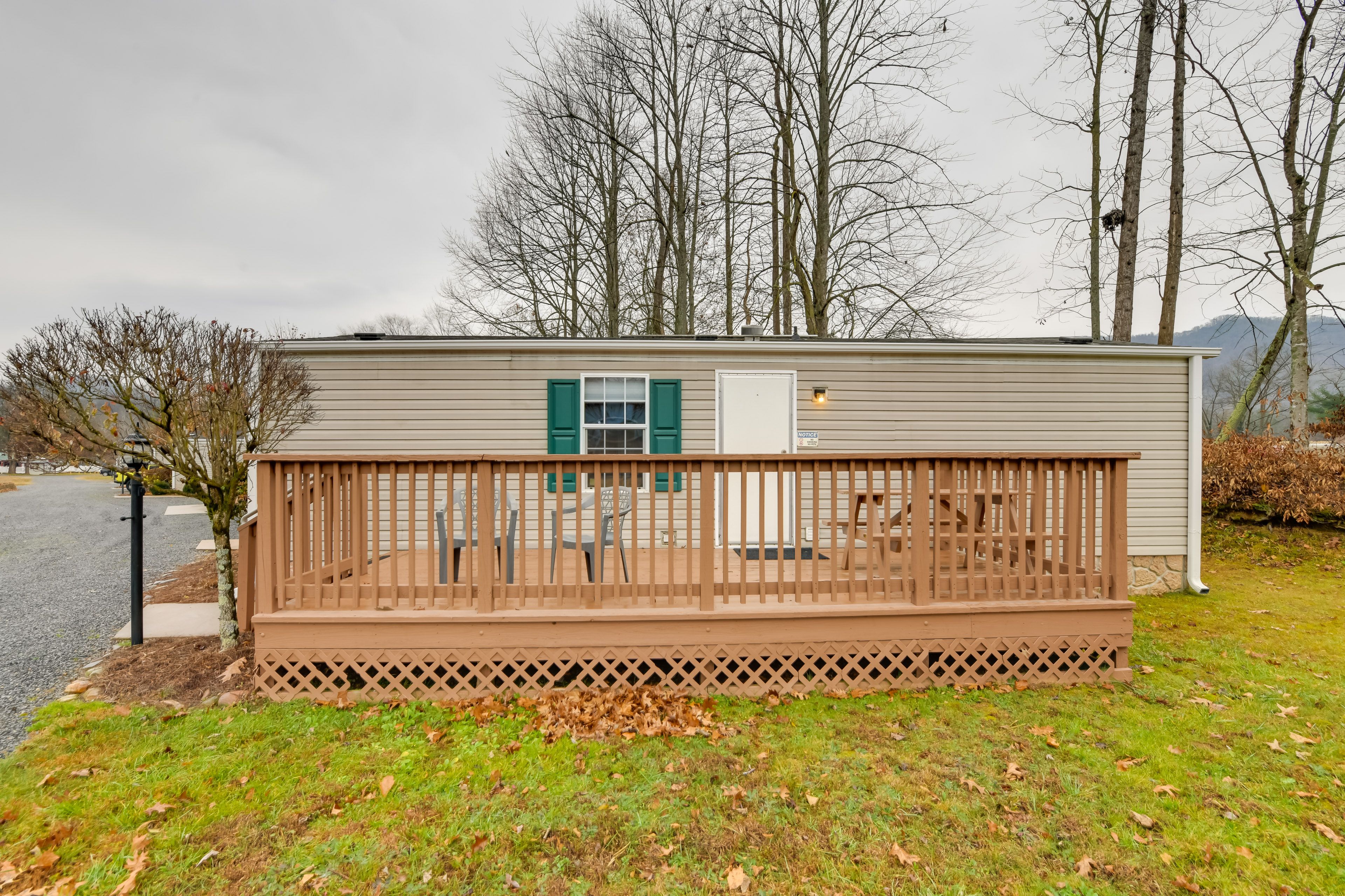 Waynesville Vacation Rental | 1BR | 1BA | Steps Required | 588 Sq Ft