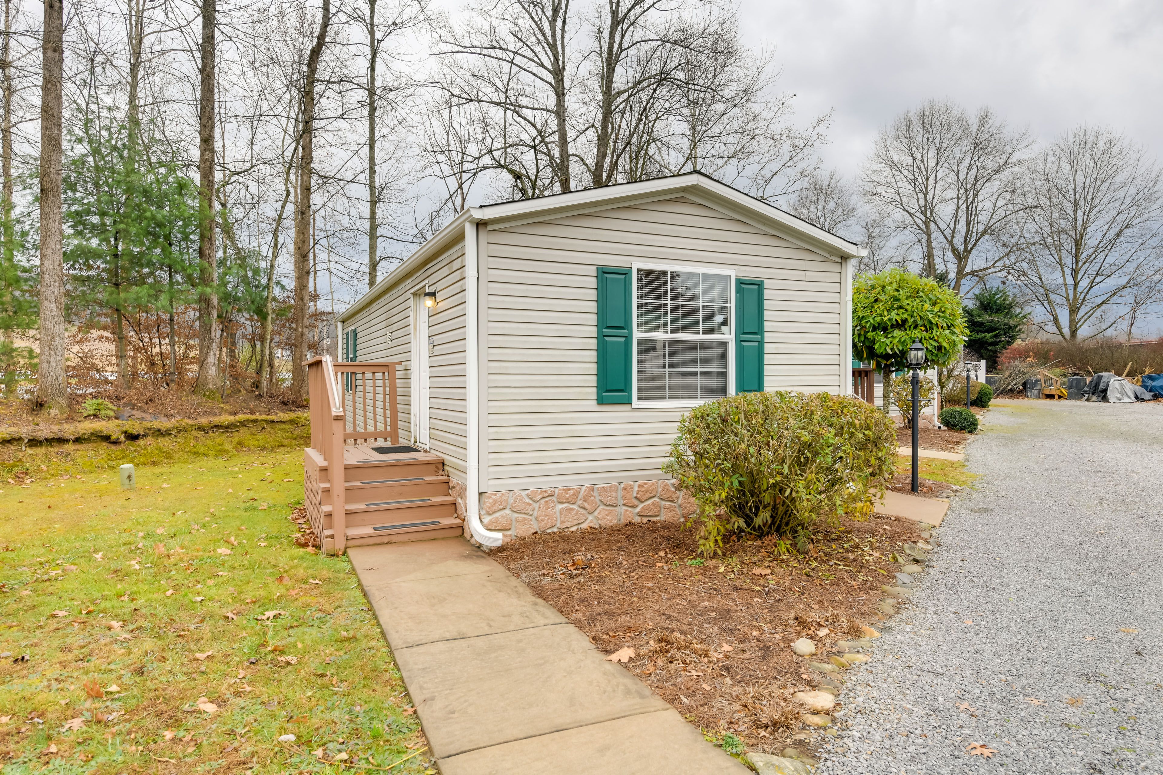 Parking | Driveway (1 Vehicle) | Overflow Lot (Permit Required)