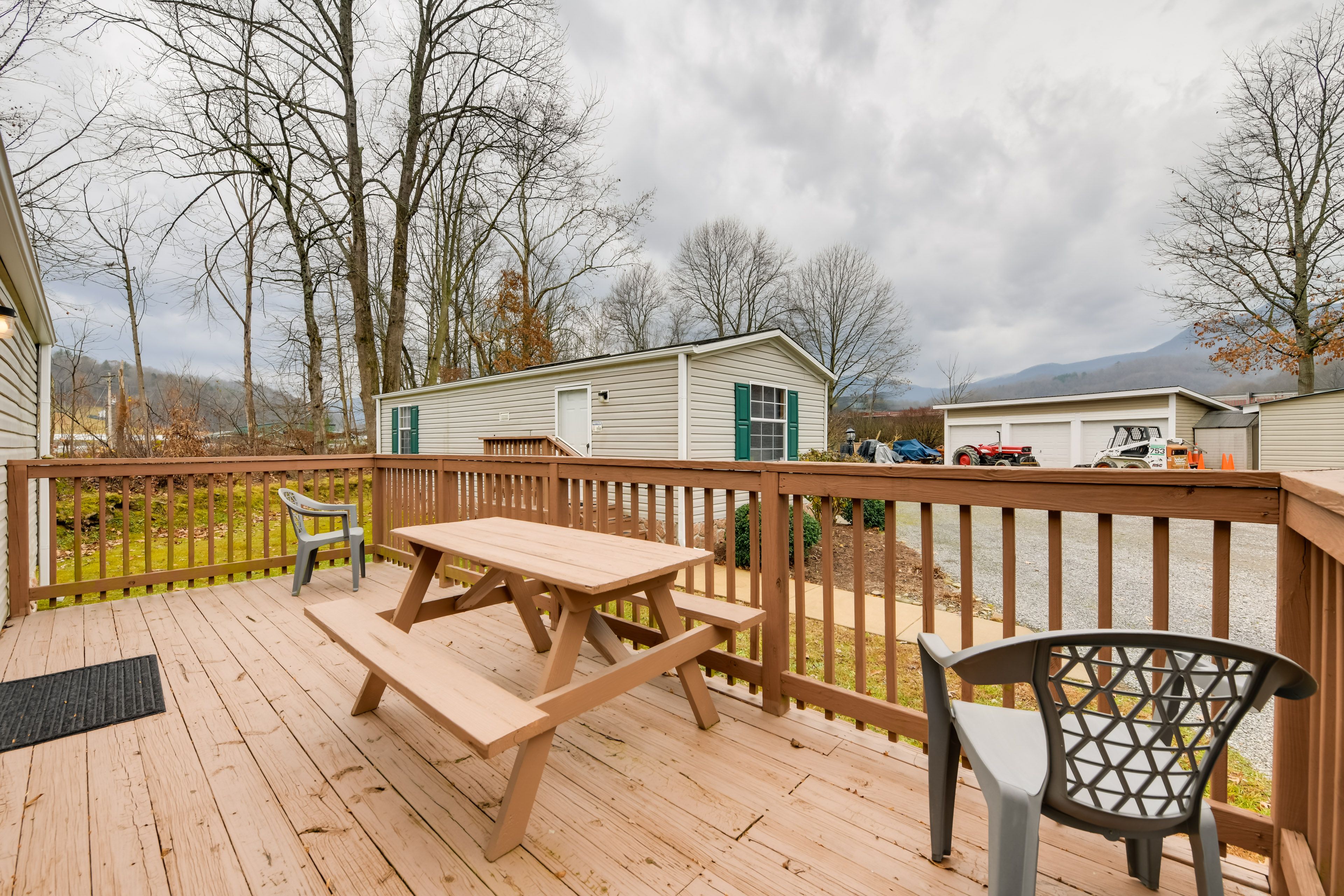 Furnished Deck | Mountain Views