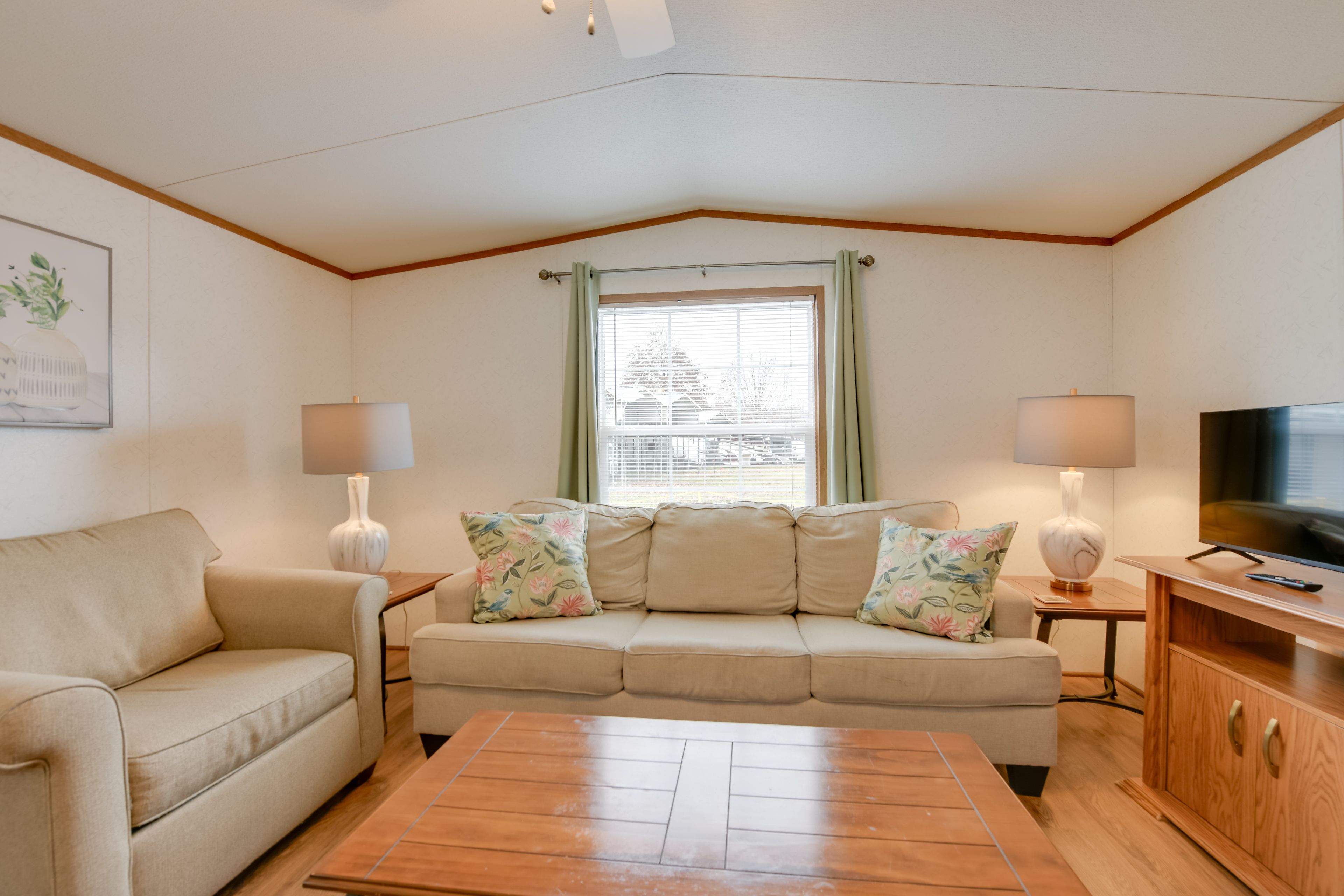 Waynesville Vacation Rental | 1BR | 1BA | 4 Steps to Enter | 588 Sq Ft