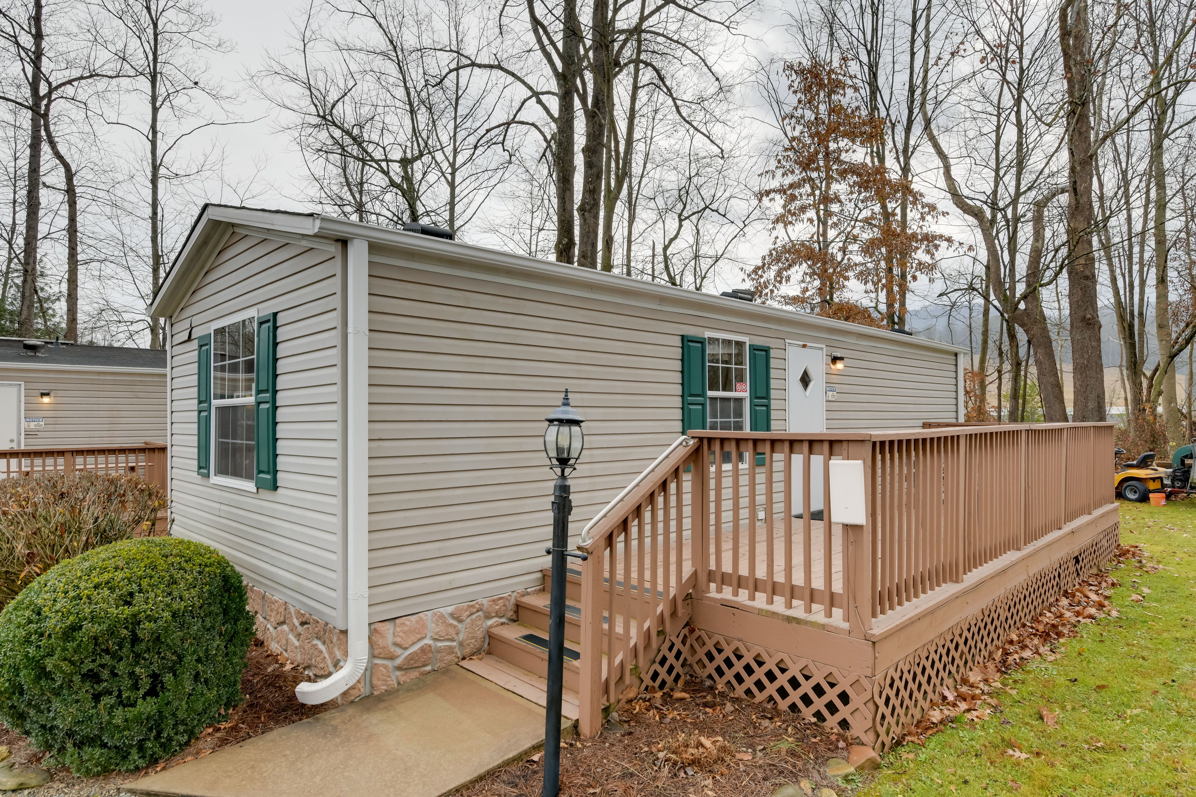 Waynesville Vacation Rental | 1BR | 1BA | 588 Sq Ft | 4 Steps to Enter