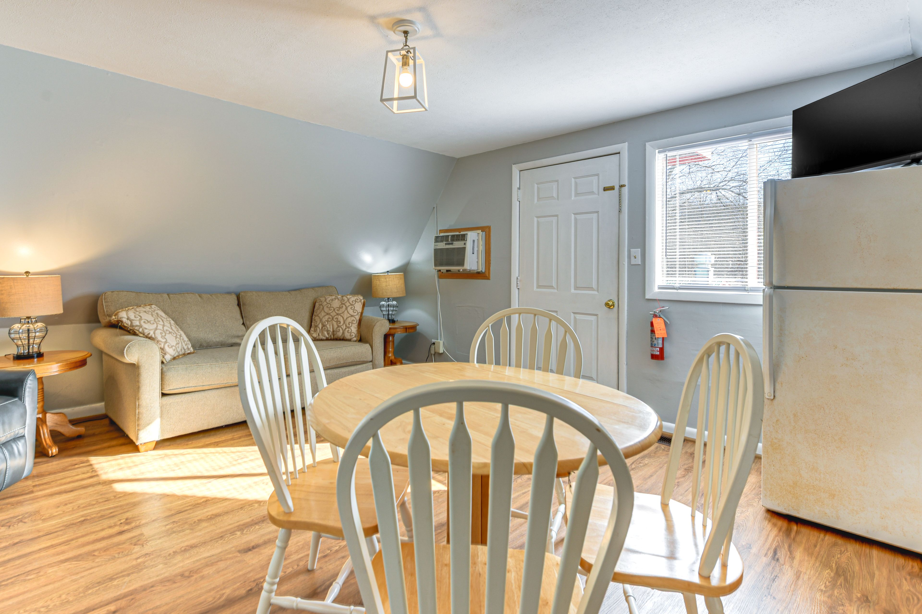 Waynesville Vacation Rental | 1BR | 1BA | 810 Sq Ft | Stairs Required