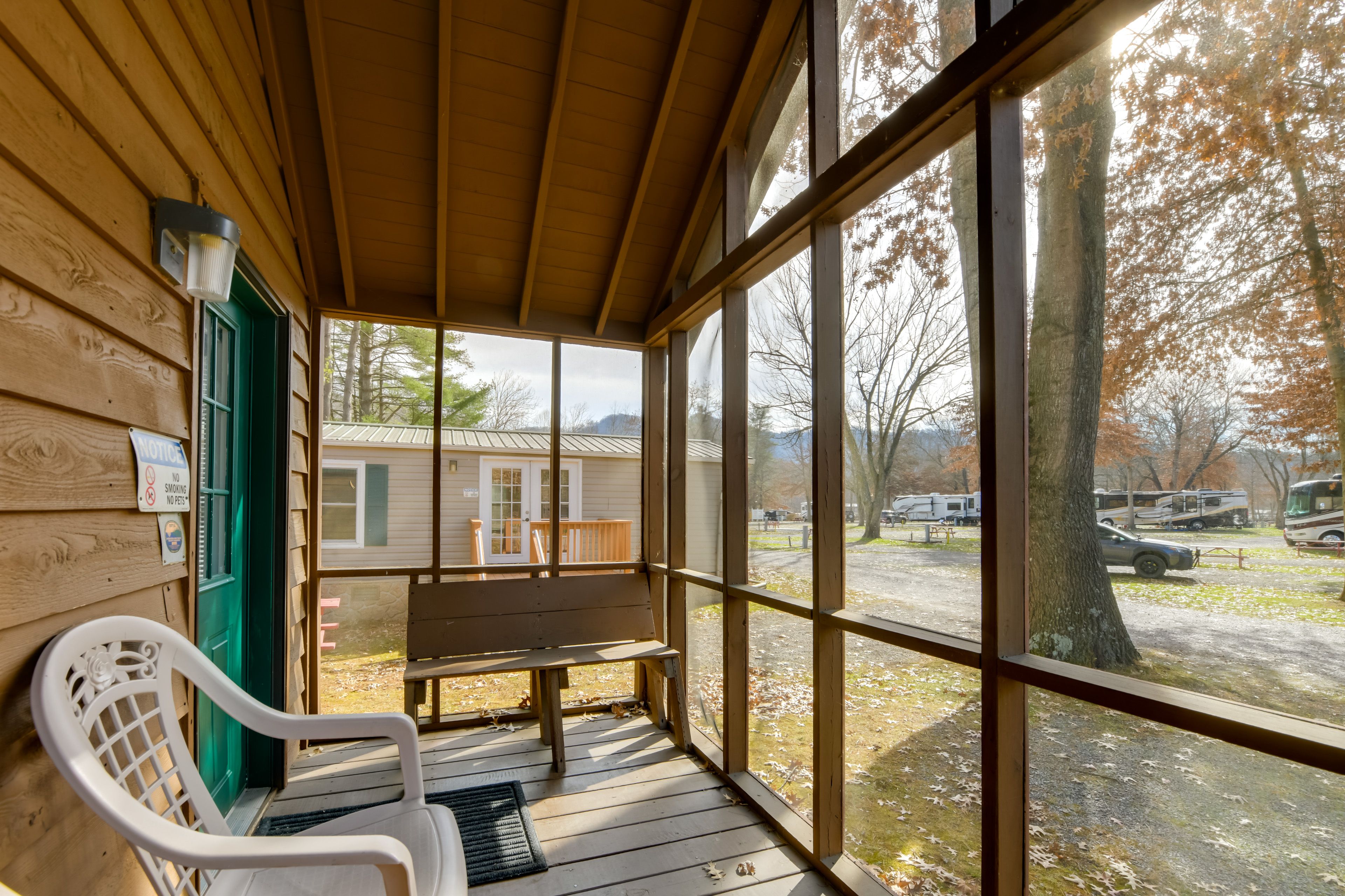 Screened Porch | Pond & Mountain Views