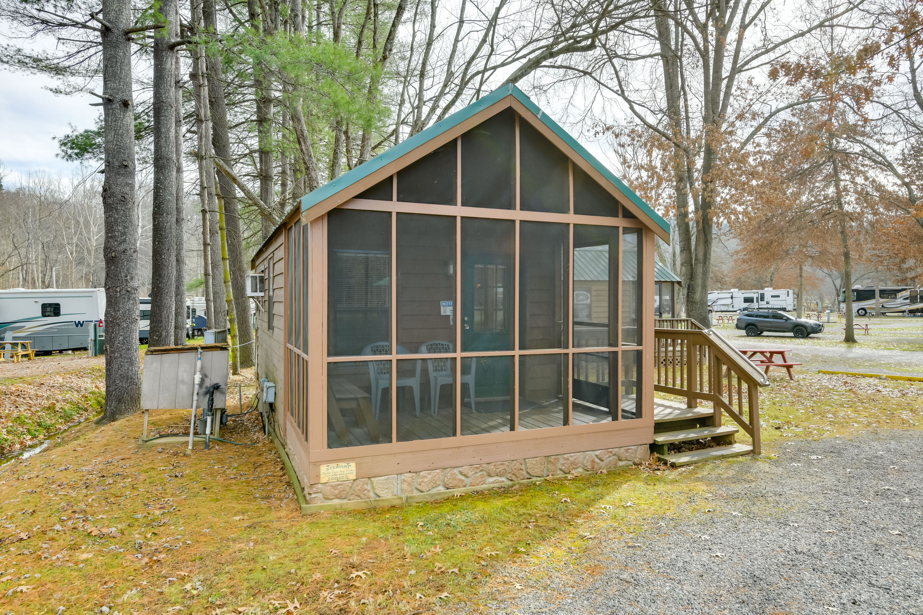 Property Exterior | Single-Story Studio