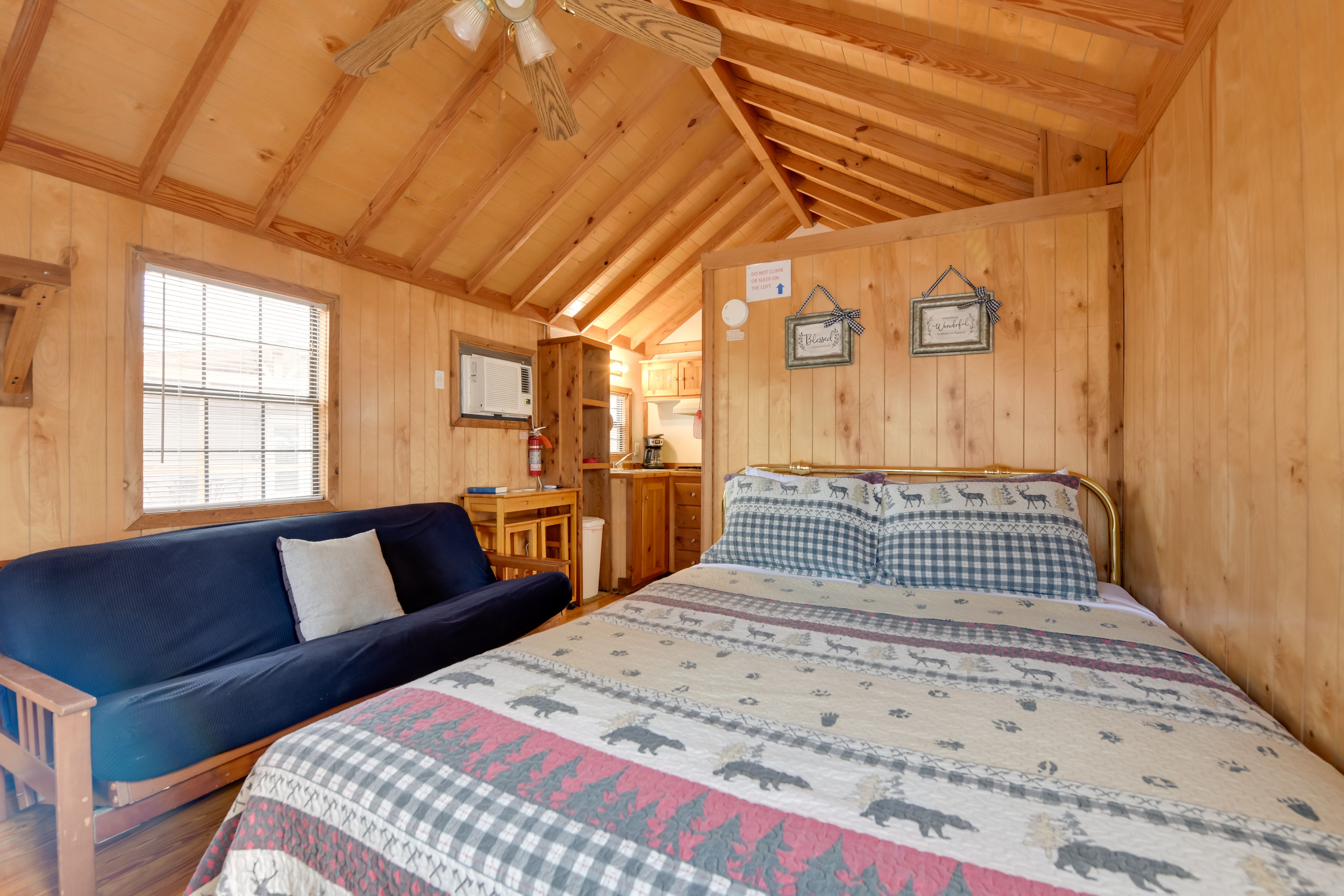 Waynesville Vacation Rental | Studio | 1BA | 3 Steps to Enter | 216 Sq Ft