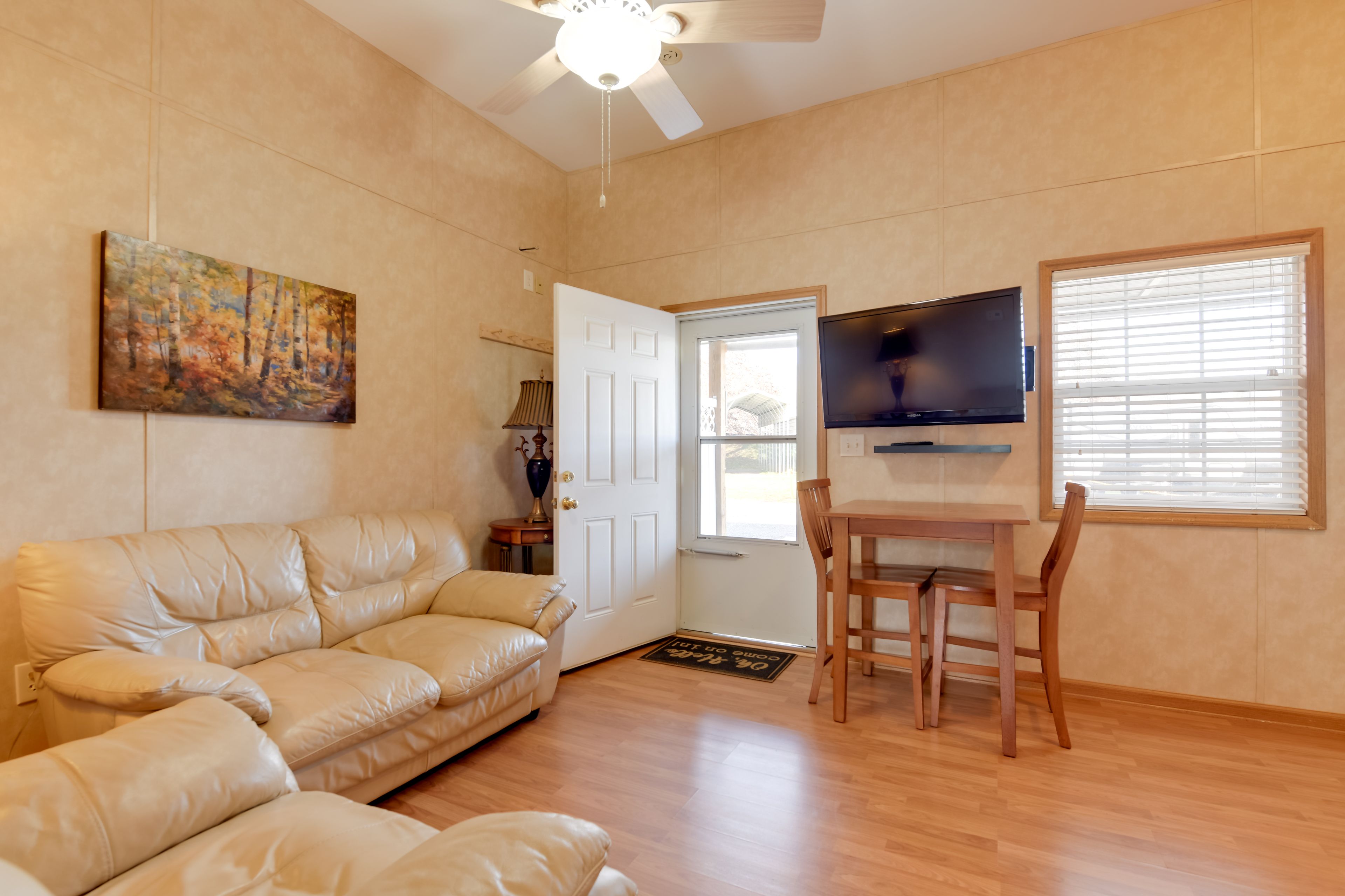 Waynesville Vacation Rental | Studio | 1BA | 345 Sq Ft | Step-Free Entry