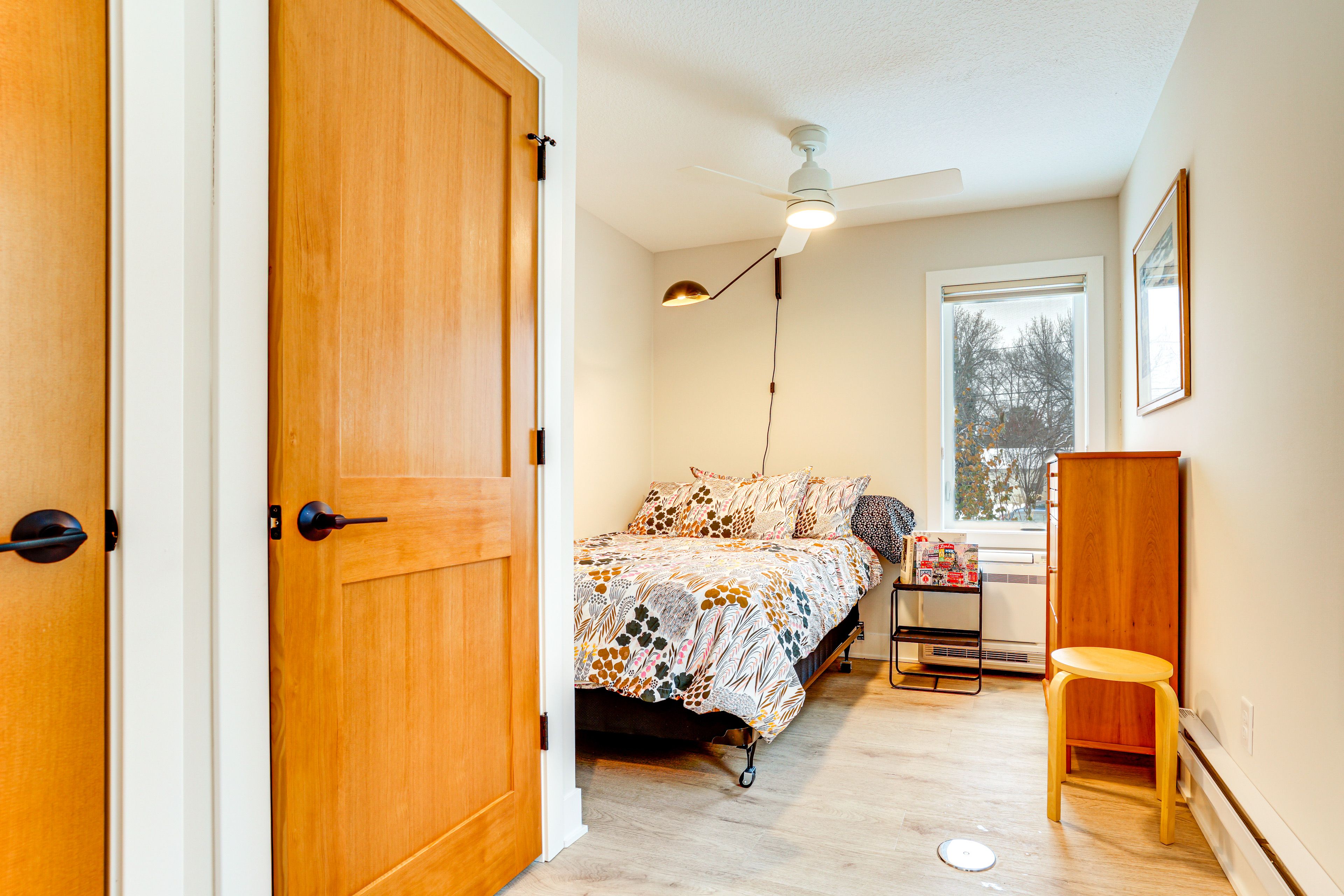 Bedroom | Full Bed | Linens Provided