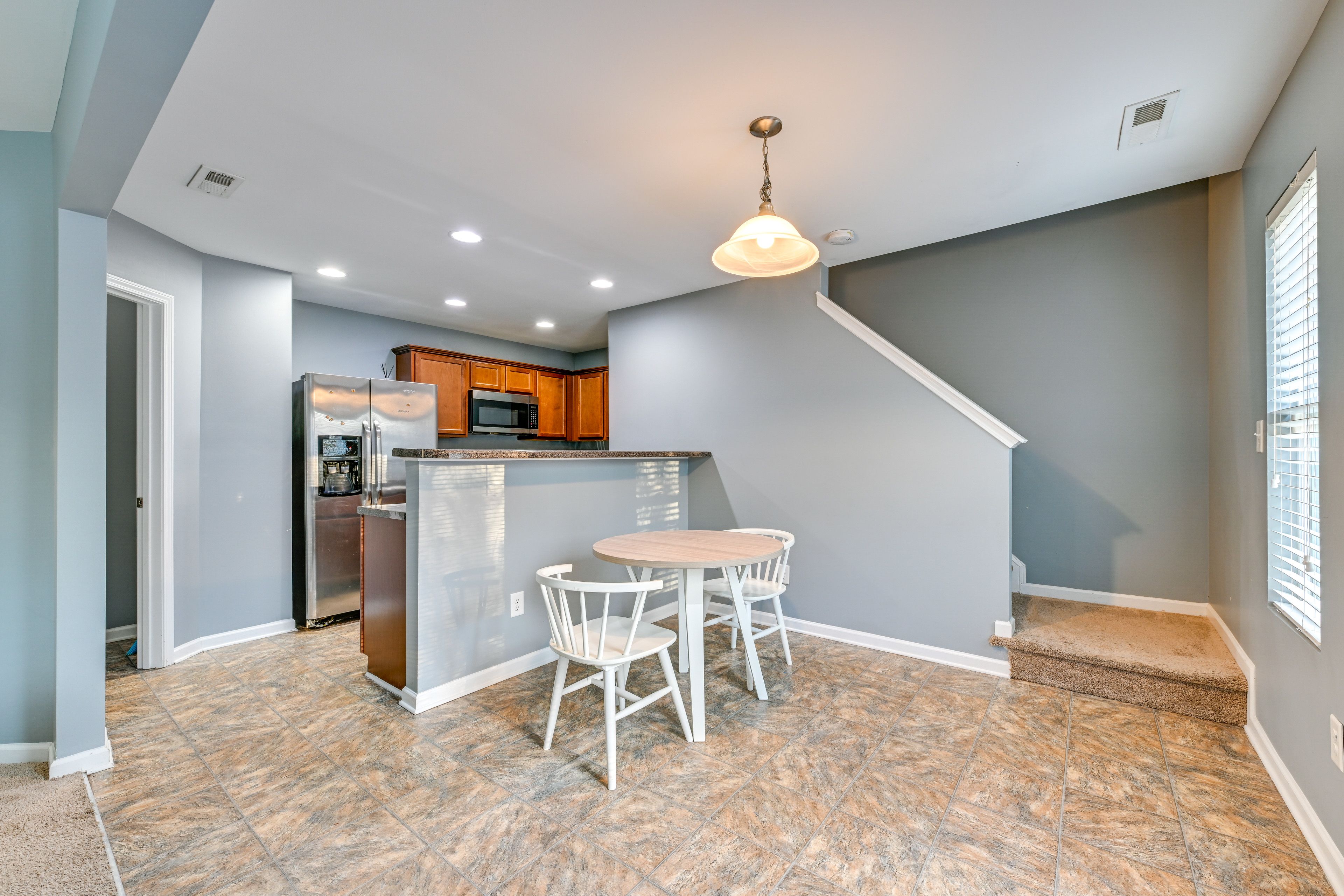 Interior | Dining Area | Dishware & Flatware Provided