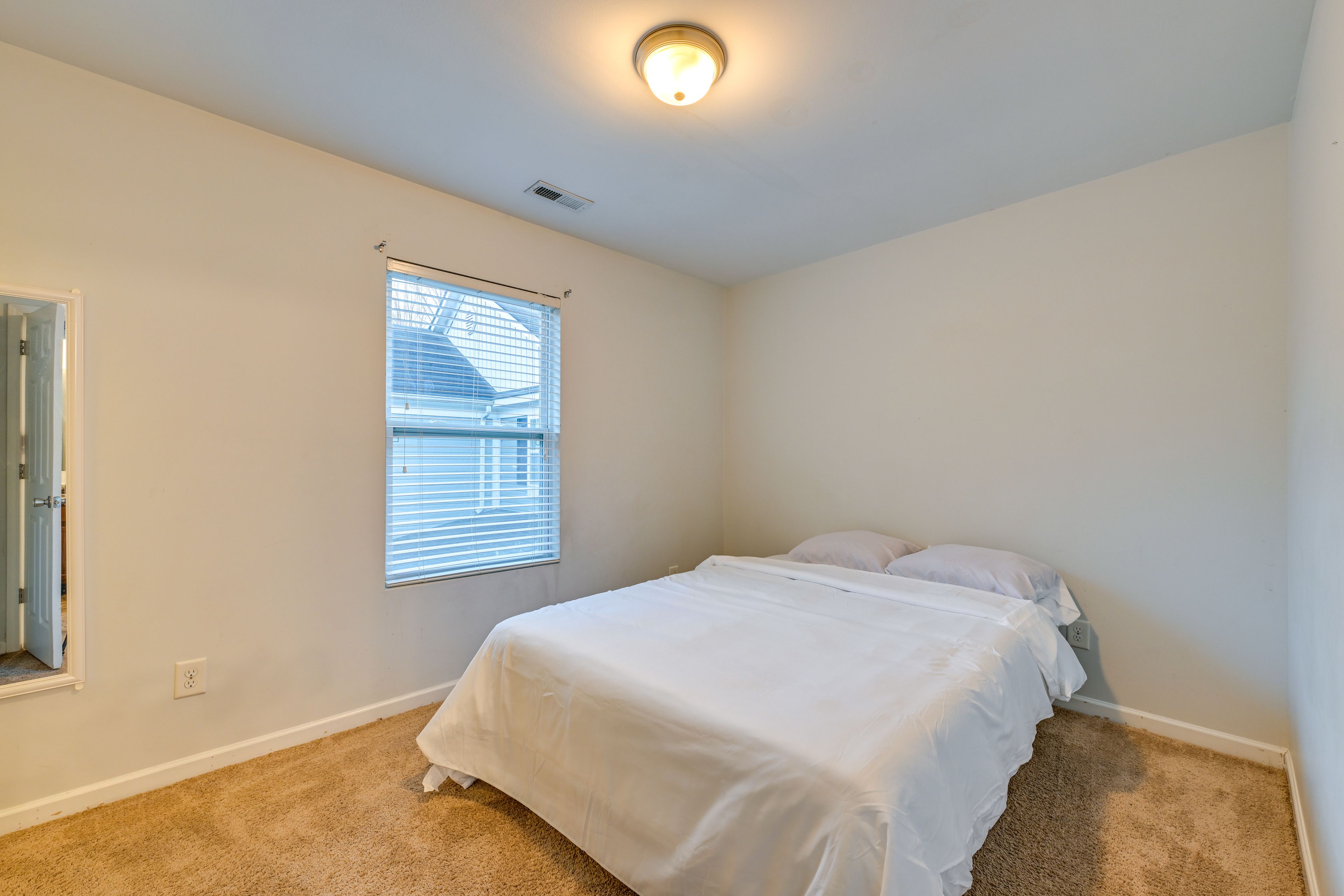 Bedroom 3 | Queen Bed | 2nd Floor