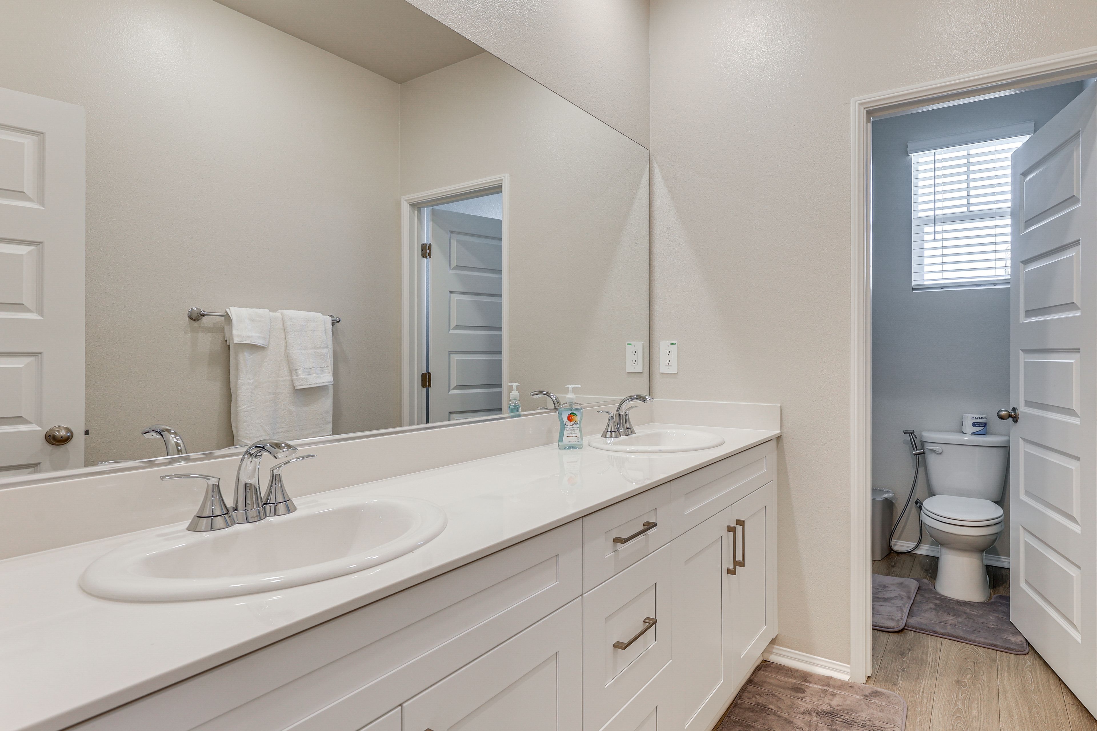 Full Bathroom | 2nd Floor | Complimentary Toiletries | Hair Dryer