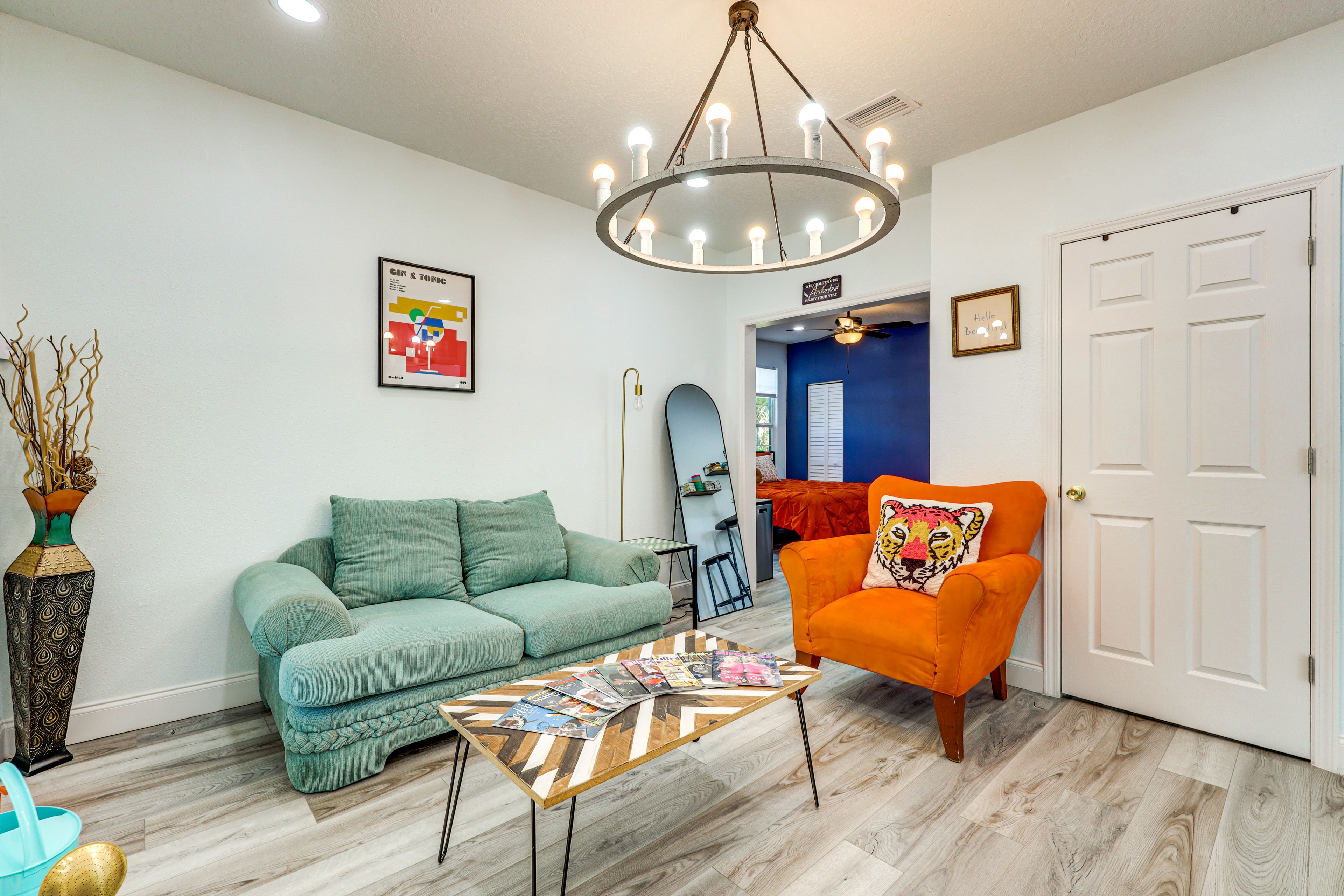 Living Room | Central Heating & A/C | Free WiFi