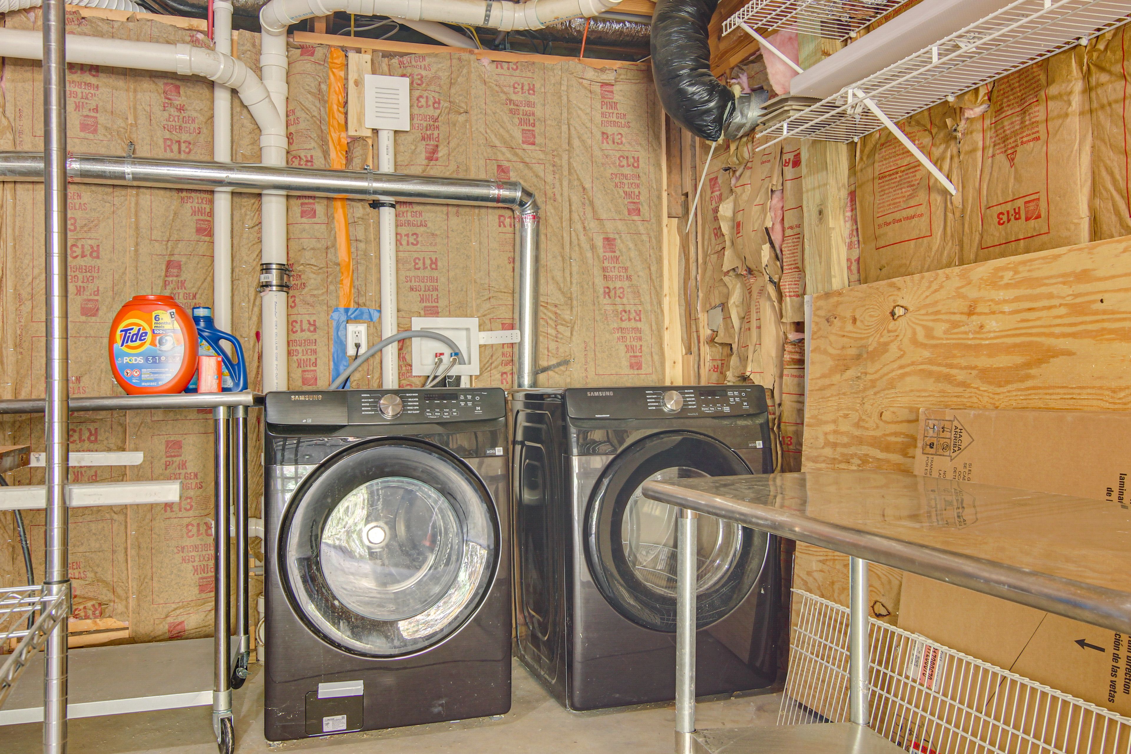 Garage | Washer/Dryer | Gas Grill