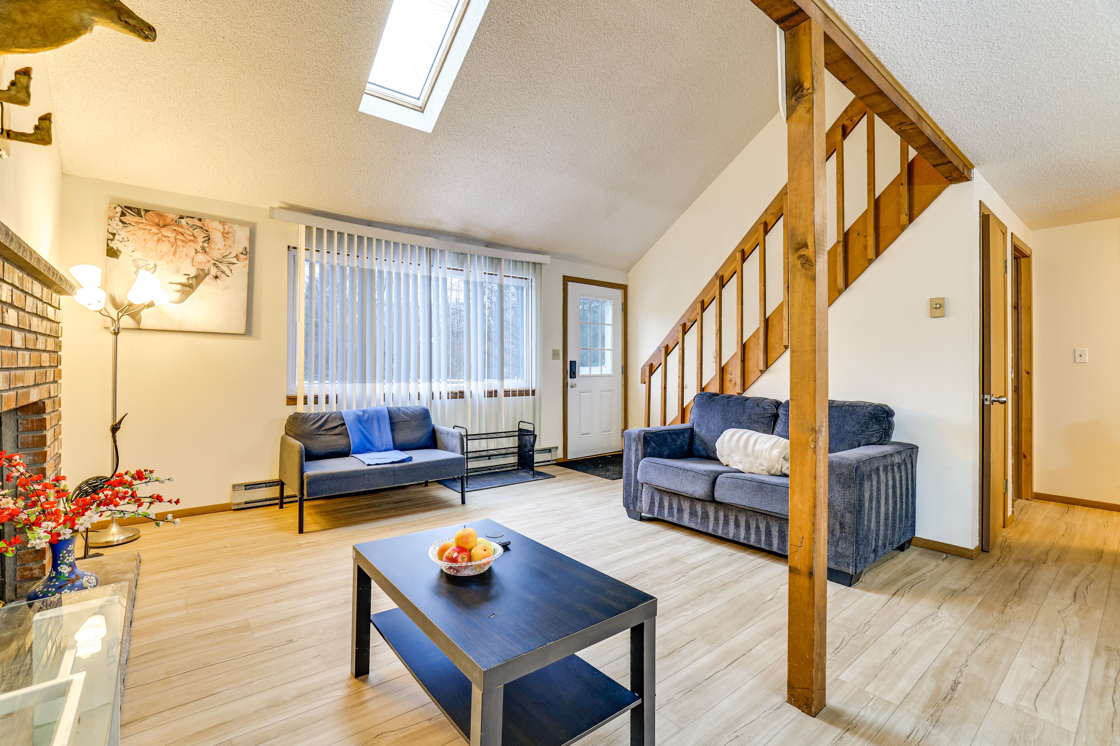 Living Room | Smart TV | Free WiFi