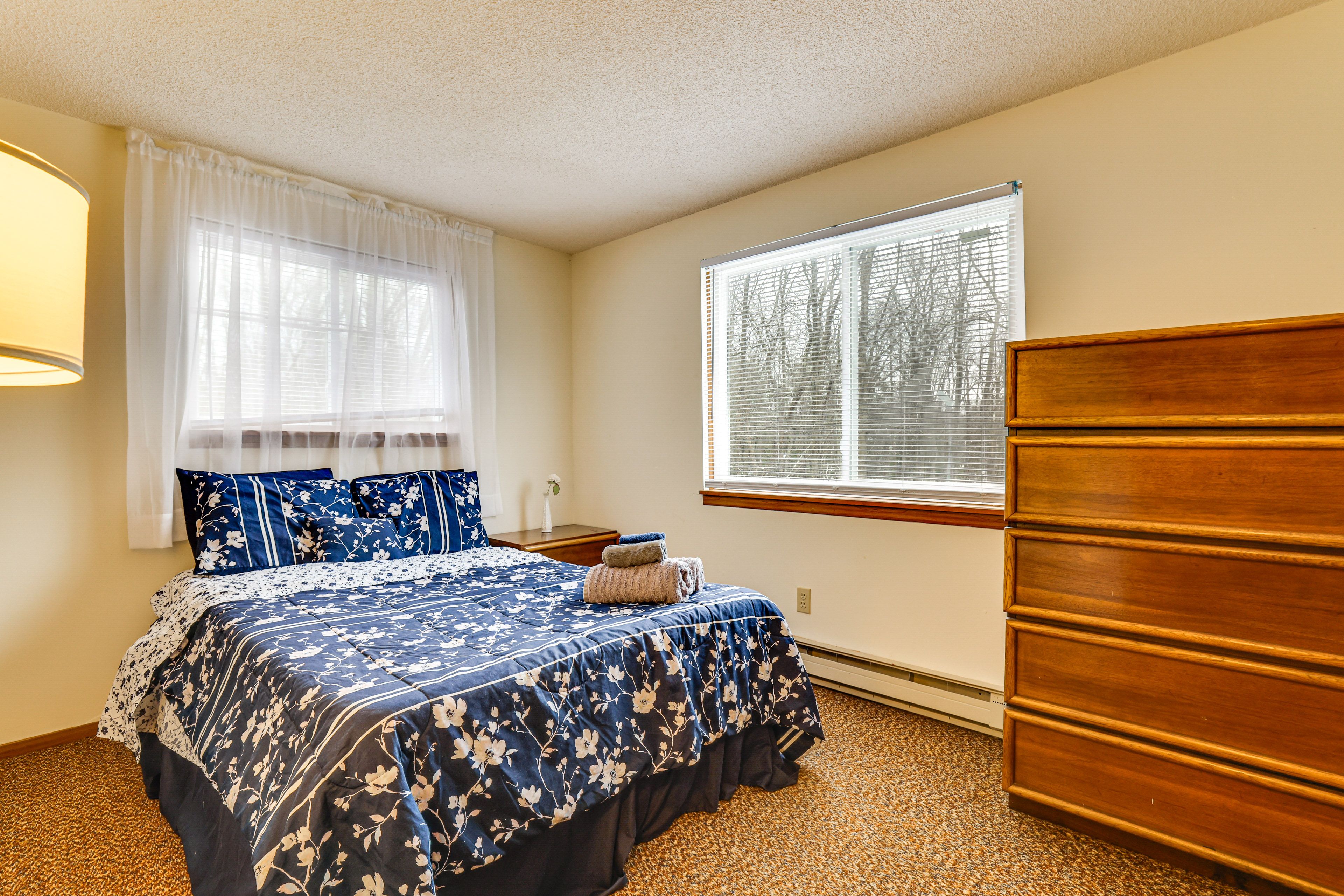 Bedroom 2 | Queen Bed | 2nd Floor