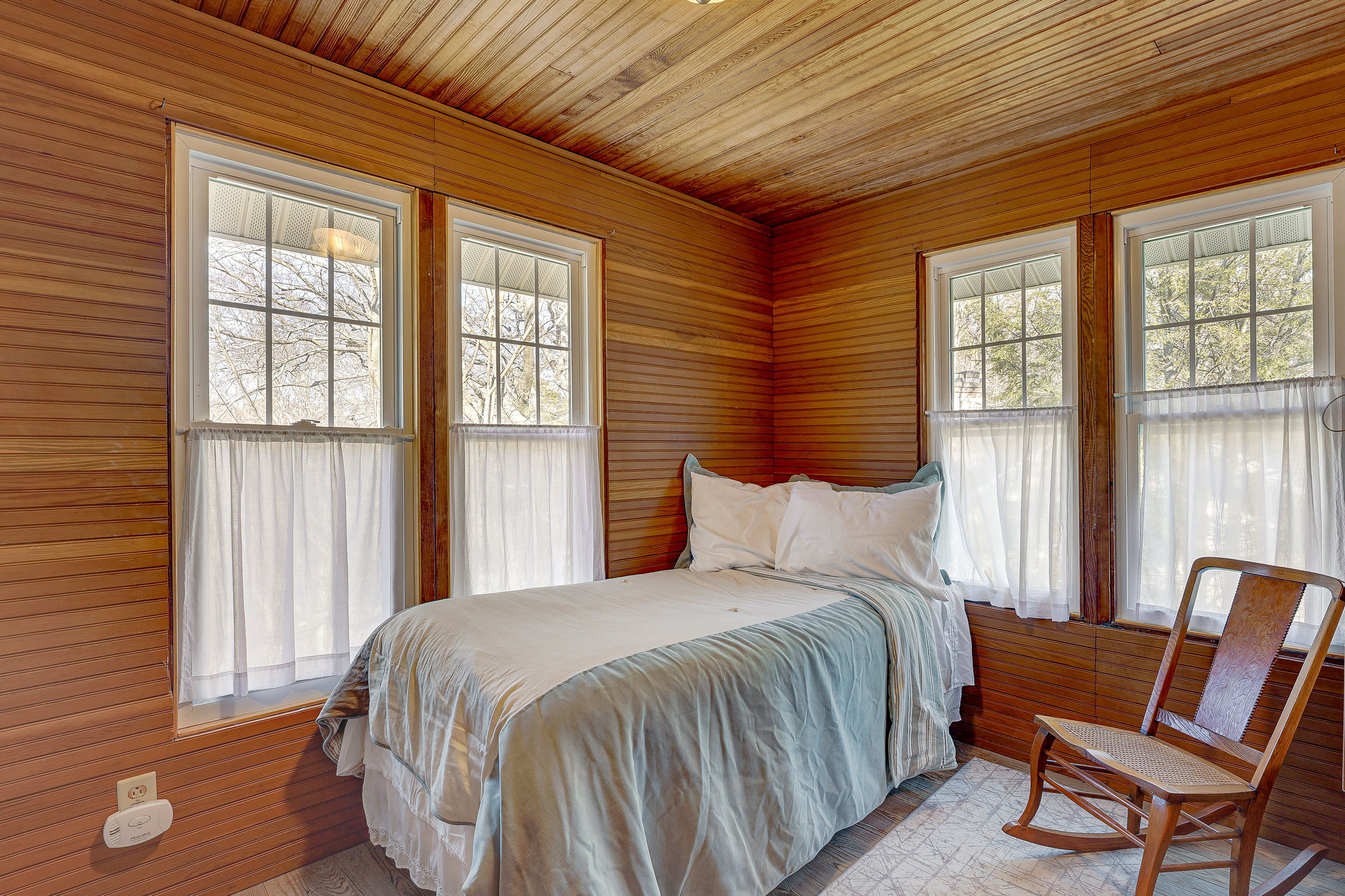 Bedroom 4 | Twin Bed | 2nd Floor