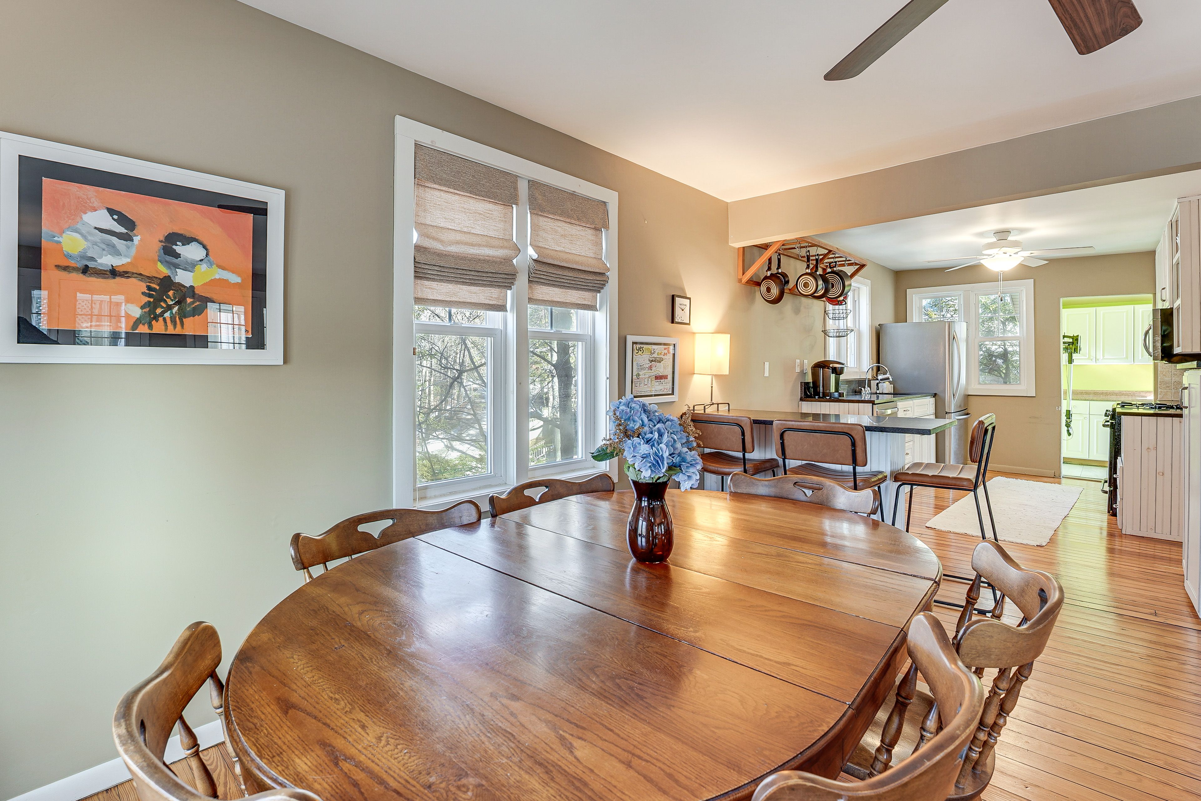 Dining & Kitchen Area | 2-Story Home
