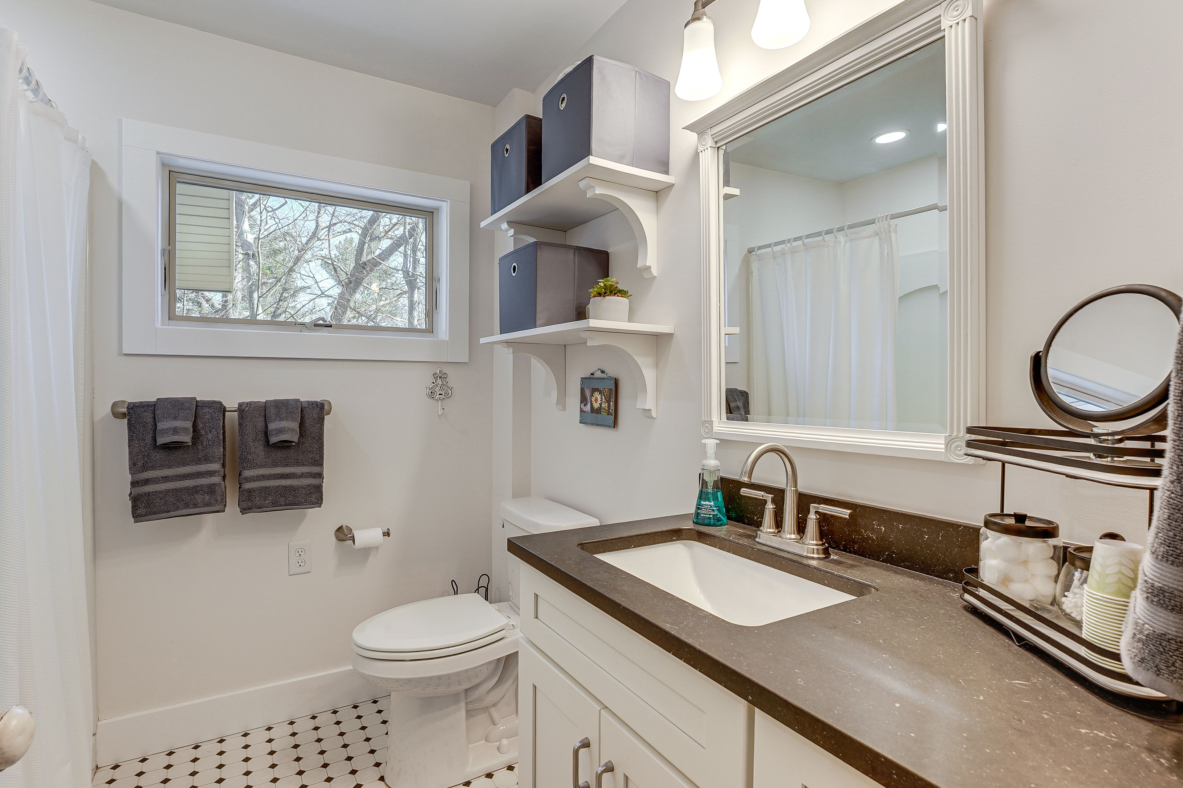 Full Bathroom | 1st Floor | Washer & Dryer