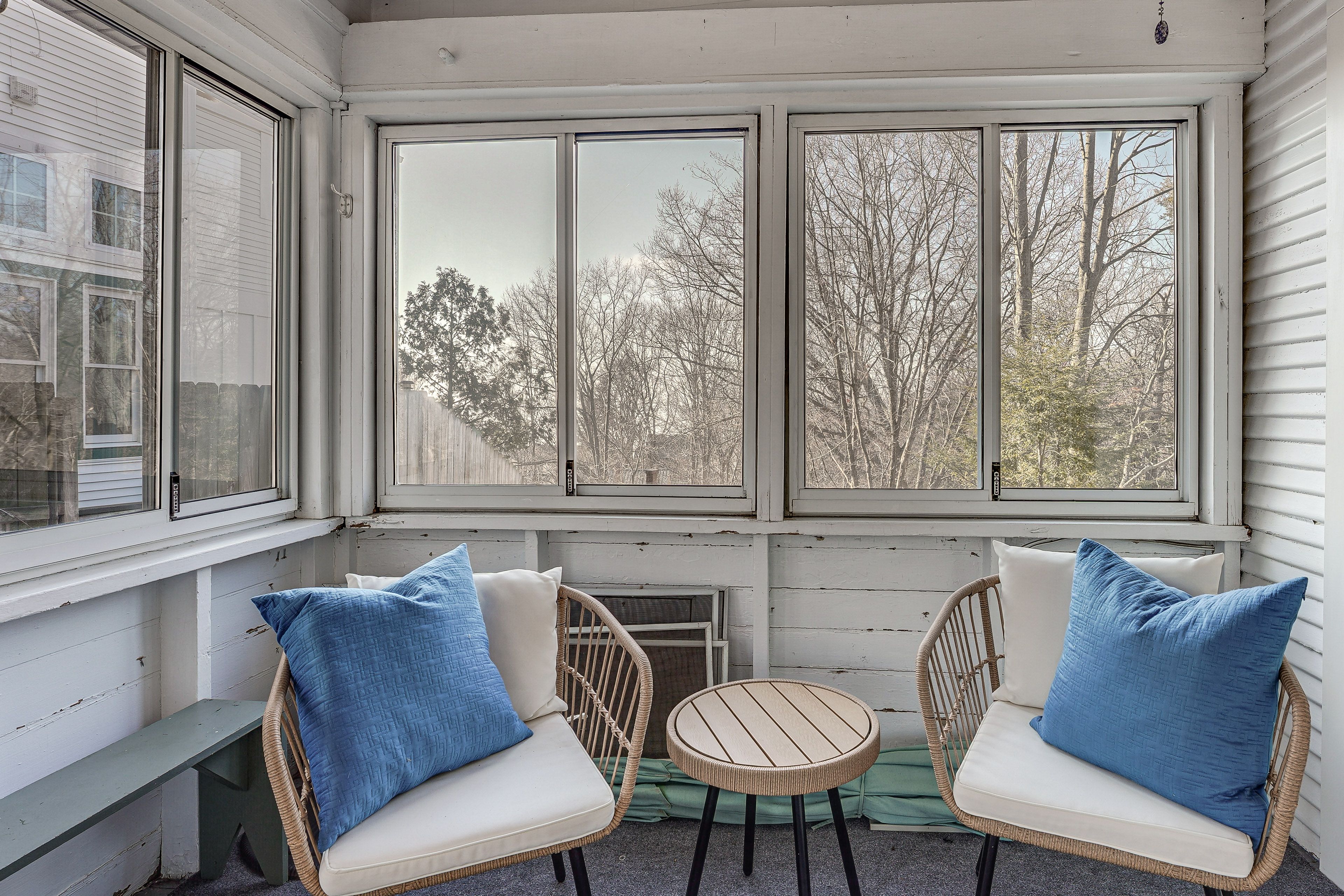 Enclosed Porch | Seating