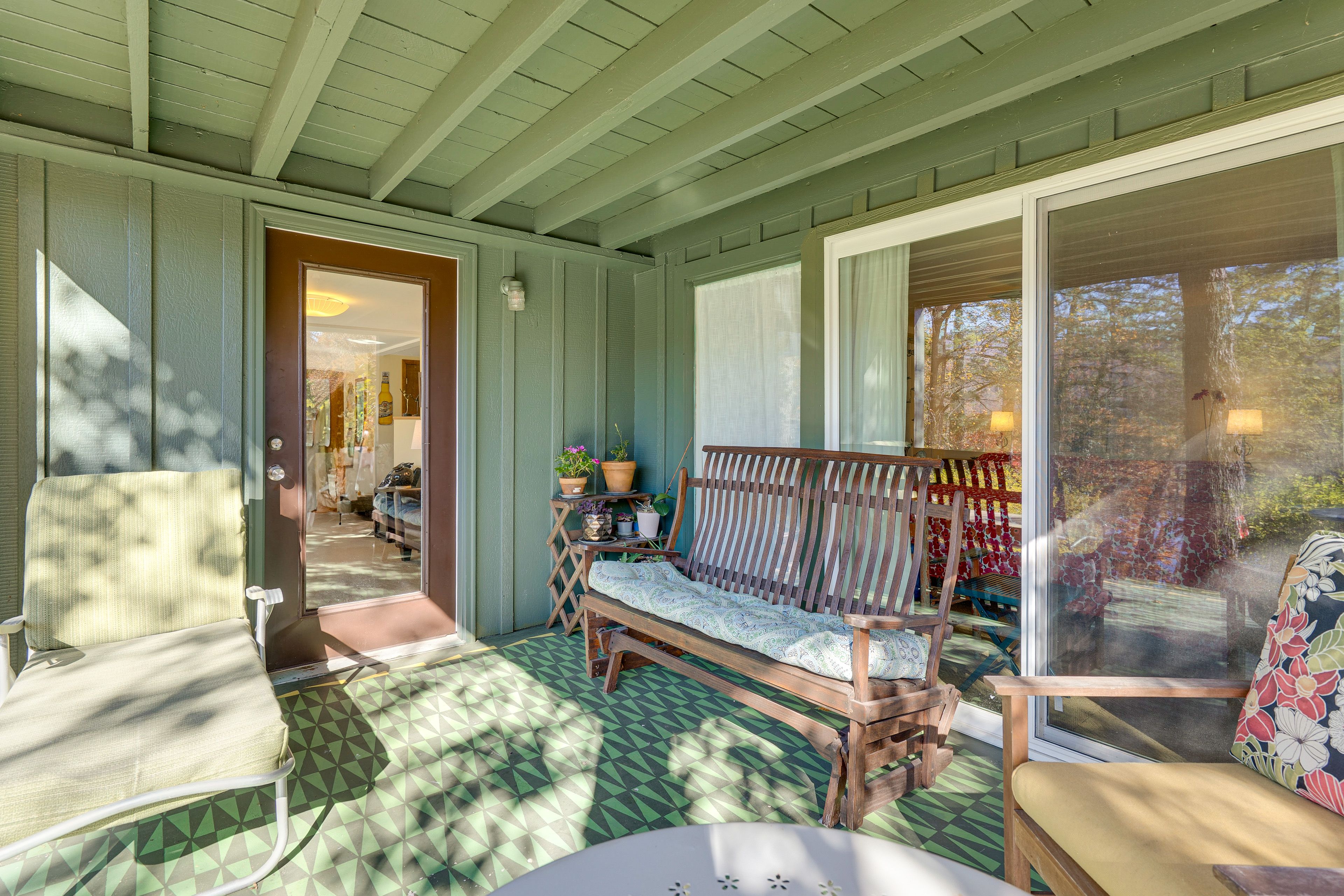 Apartment Exterior | Covered Porch w/ Seating