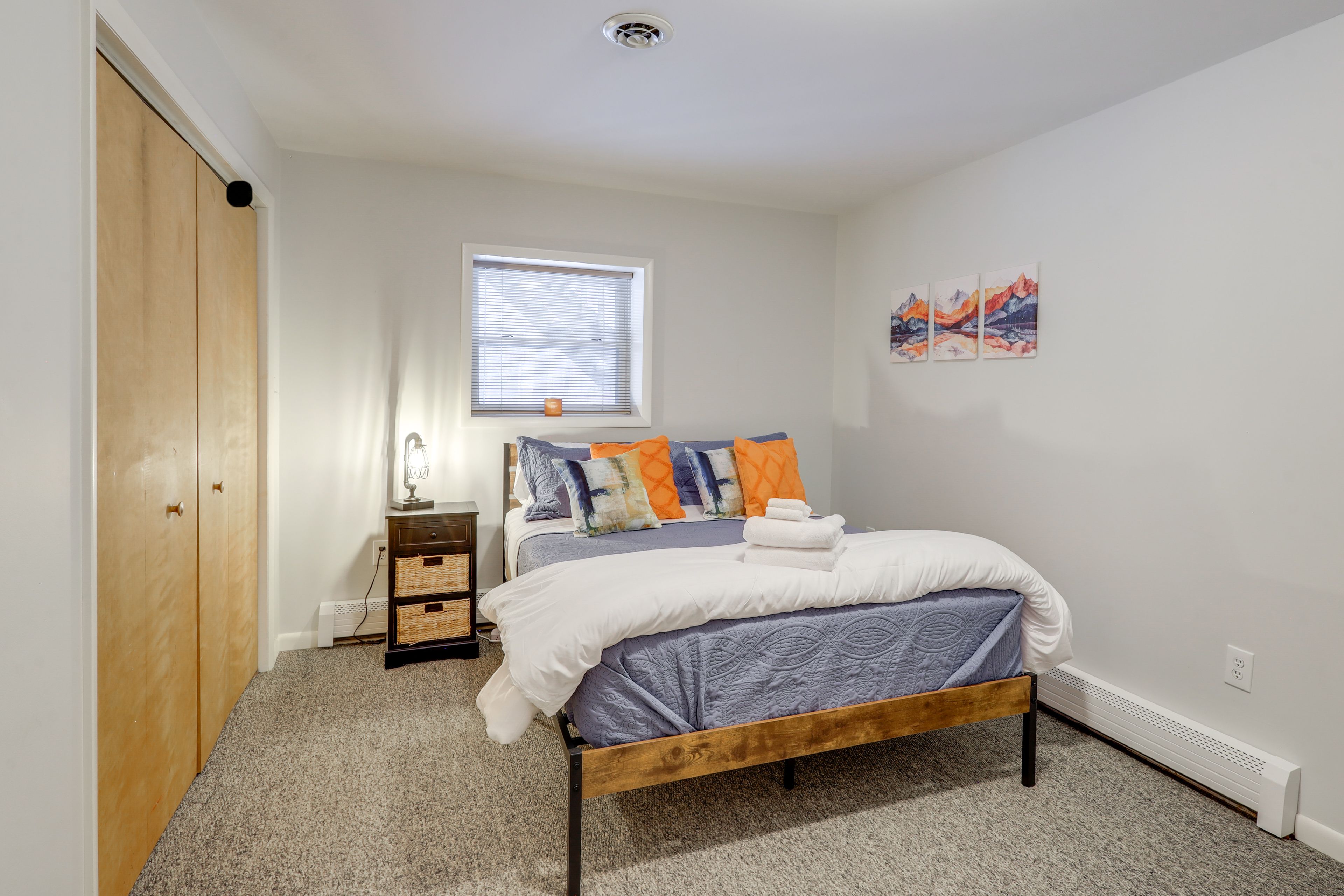 Bedroom 2 | 1st Floor | Queen Bed