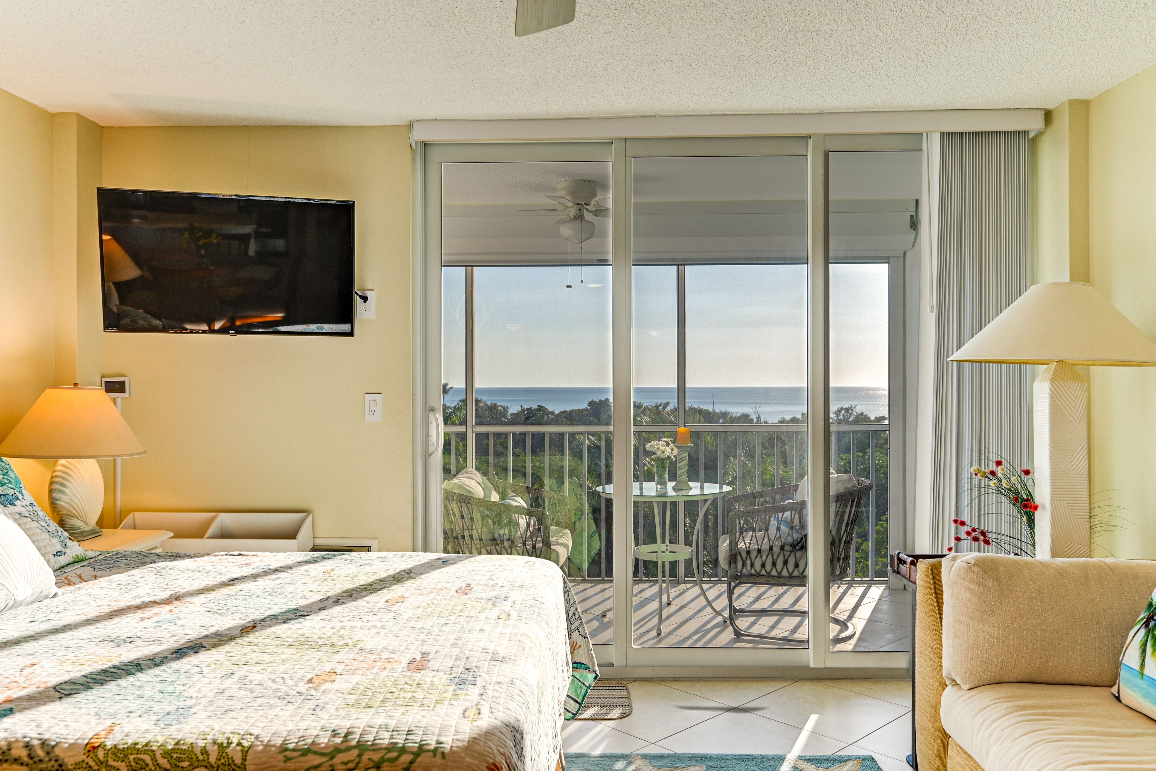 Studio | Queen Bed | Oceanfront View From Bed