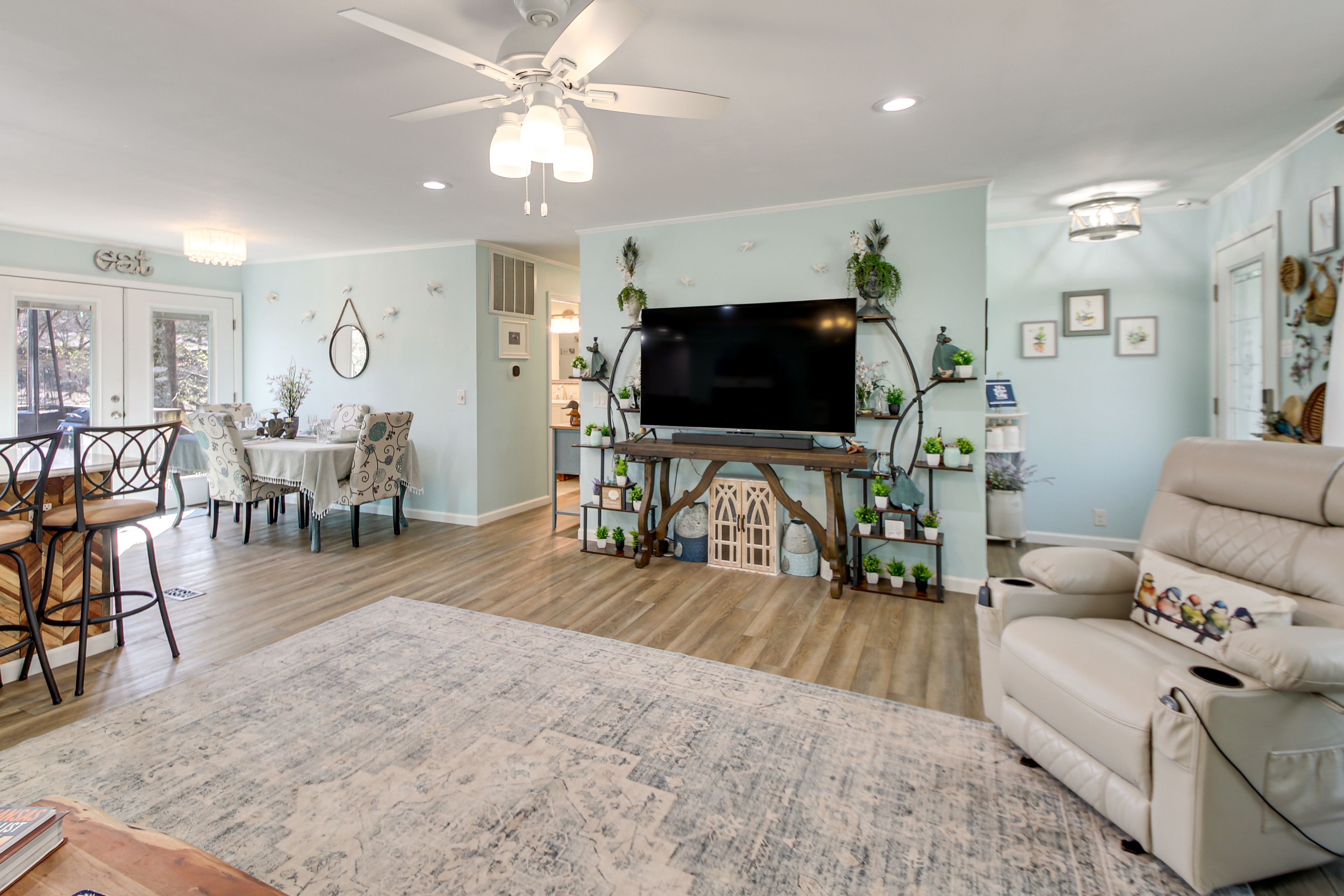 Living Room | Queen Sleeper Sofa | Main Level