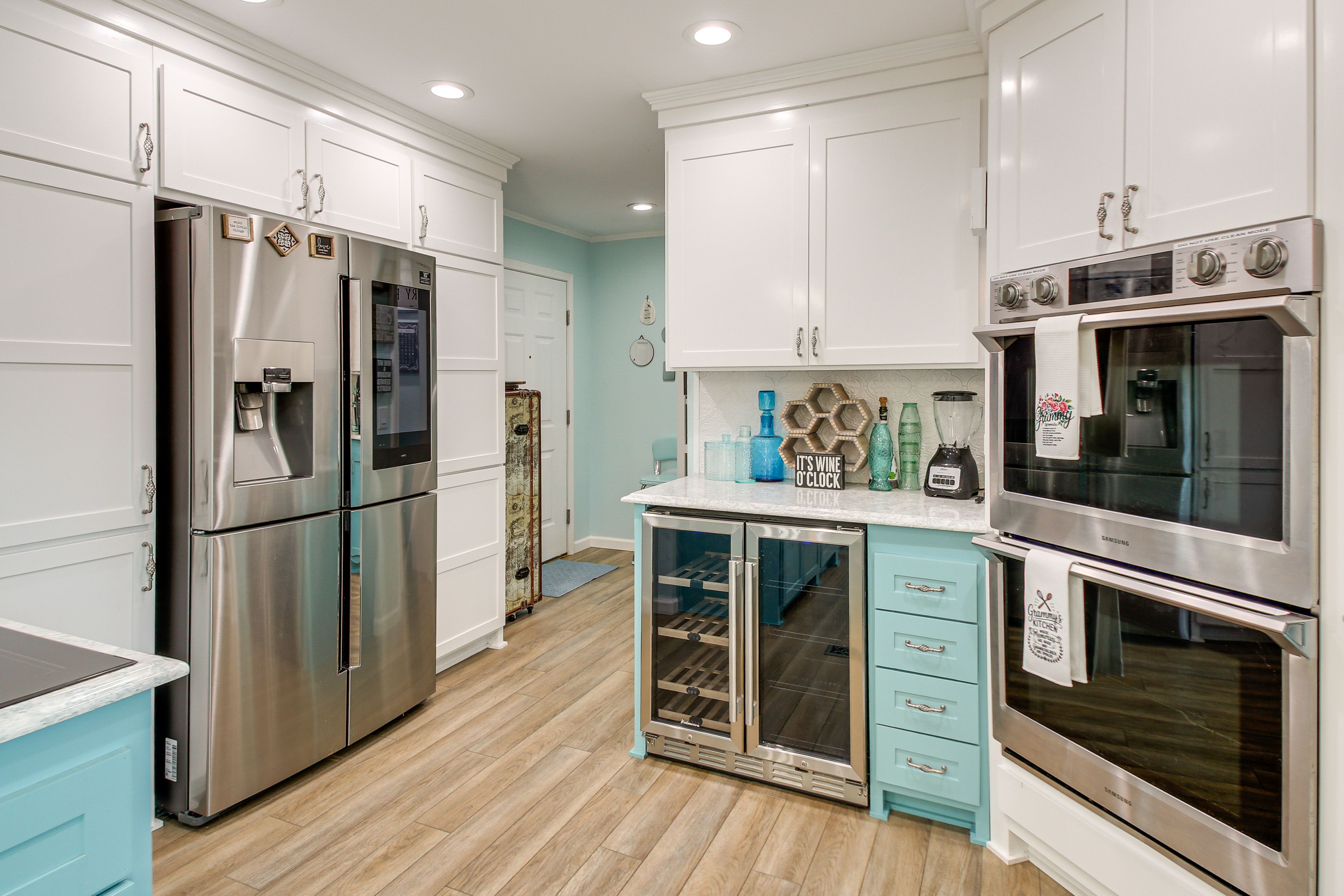 Kitchen | Dishwasher | Thermador Cooktop | Microwave | Main Level