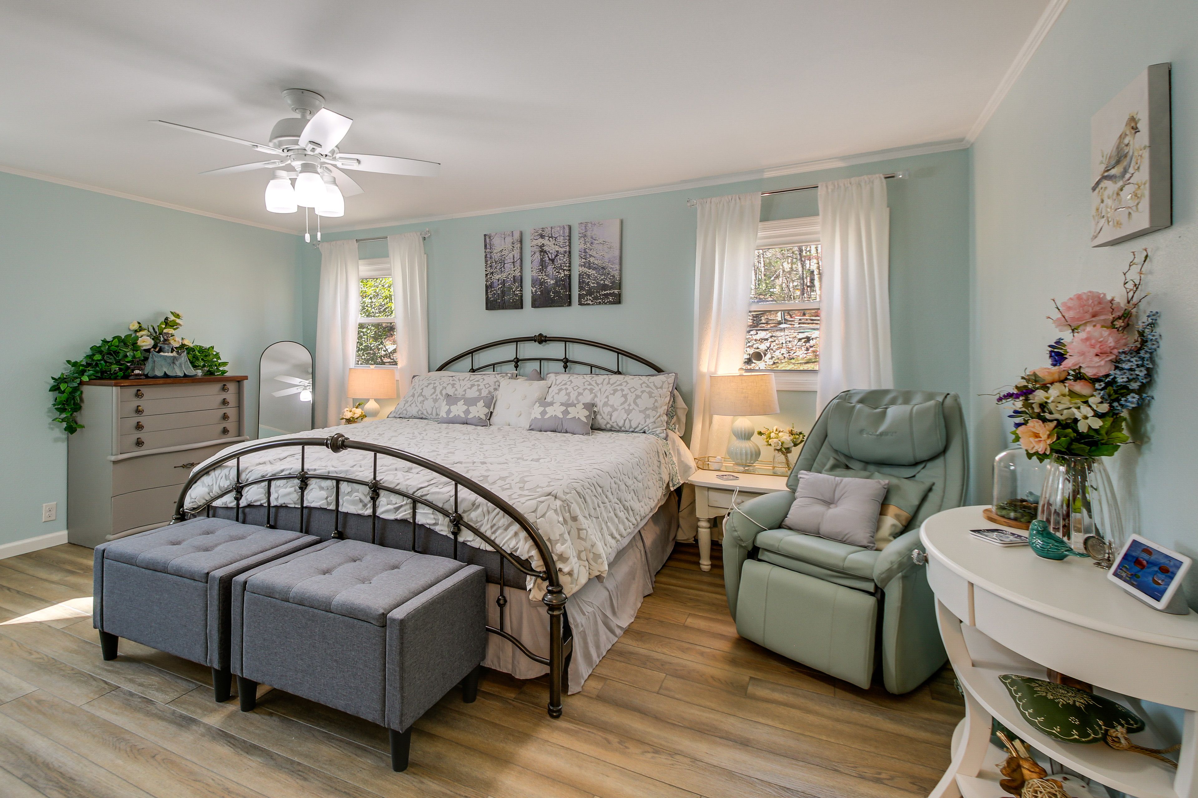 Bedroom 1 | King Bed | Amazon Fire TV | Main Level