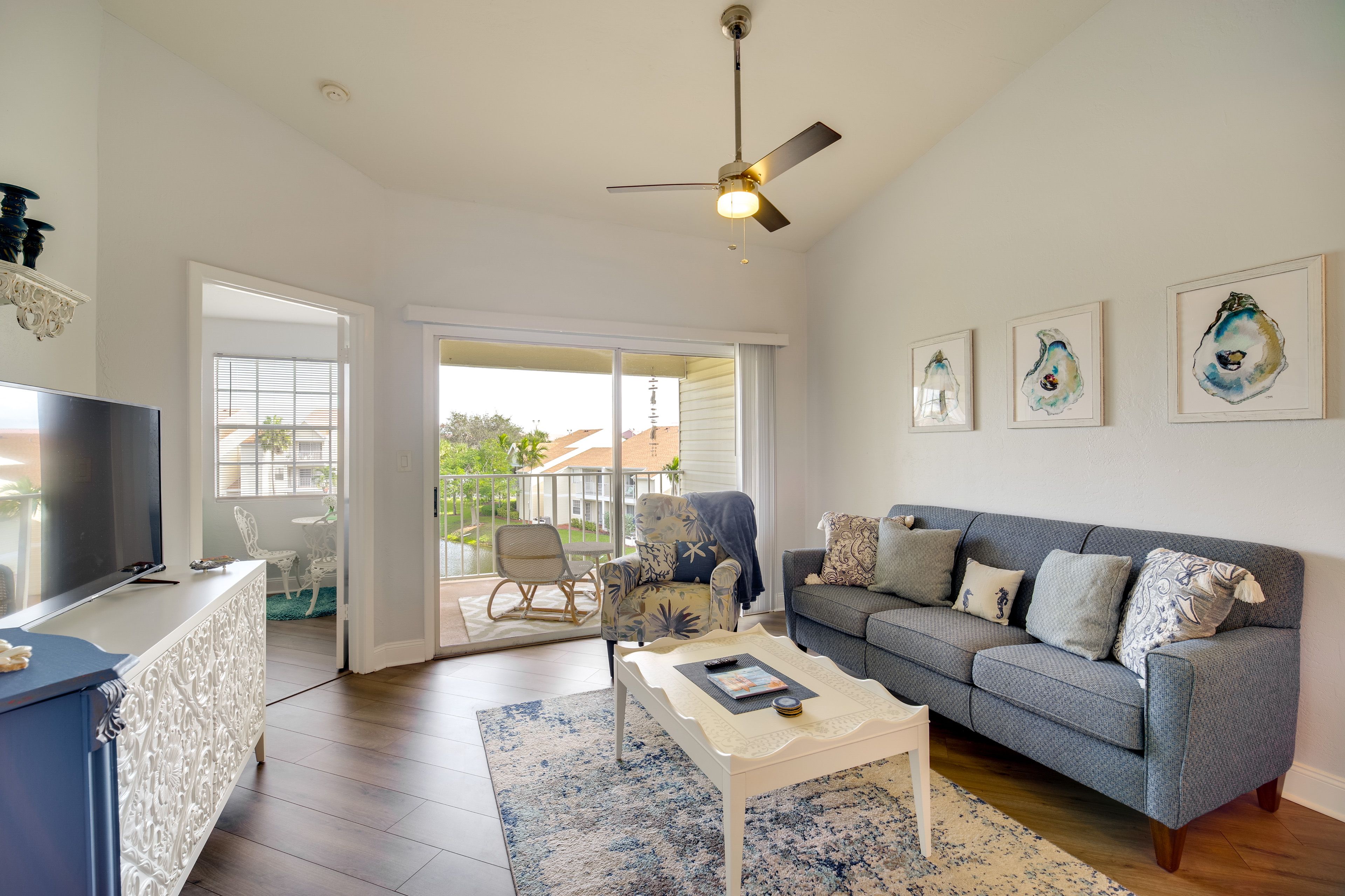 Single-Story Condo | Free WiFi | Central A/C & Heating